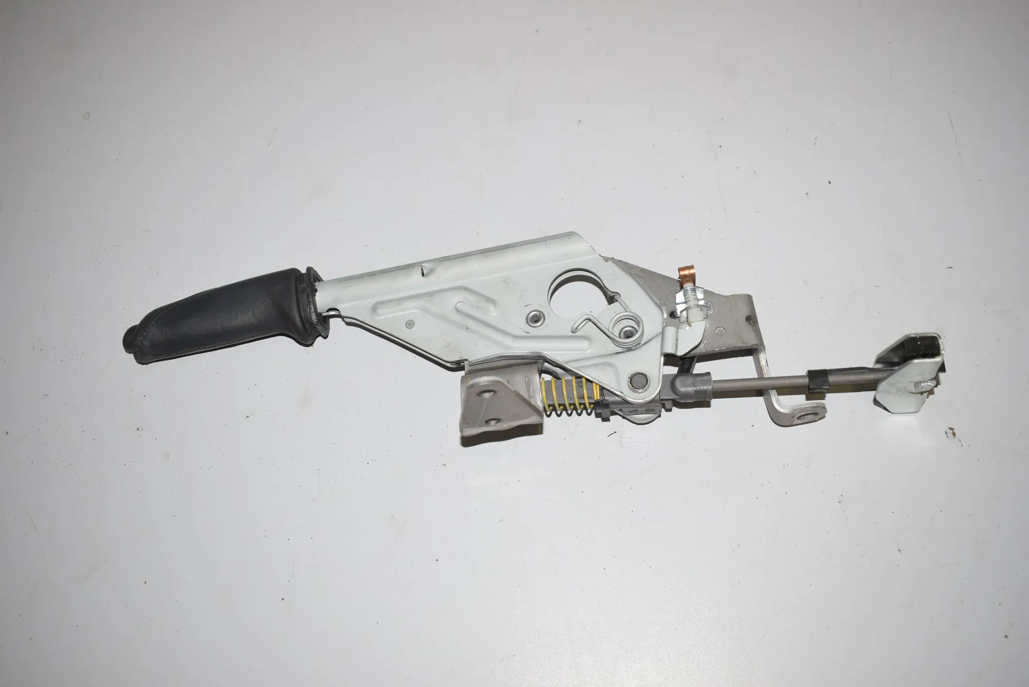 Handbrake Handle – OEM 6799102 · BMW 3 (F30, F80) 318 d 2015 – 3