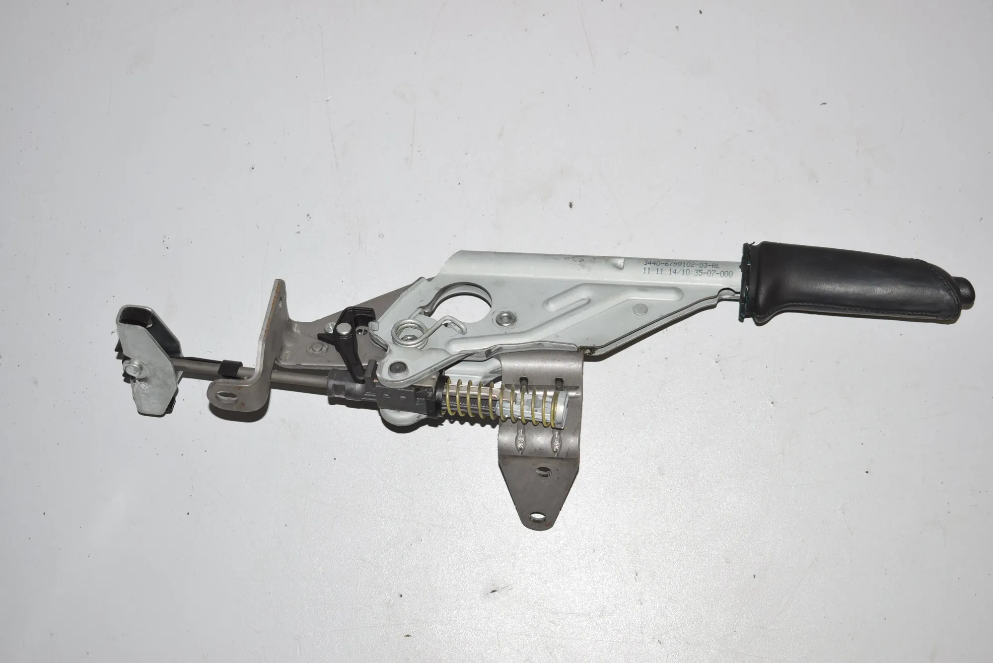 Handbrake Handle – OEM 6799102 · BMW 3 (F30, F80) 318 d 2015