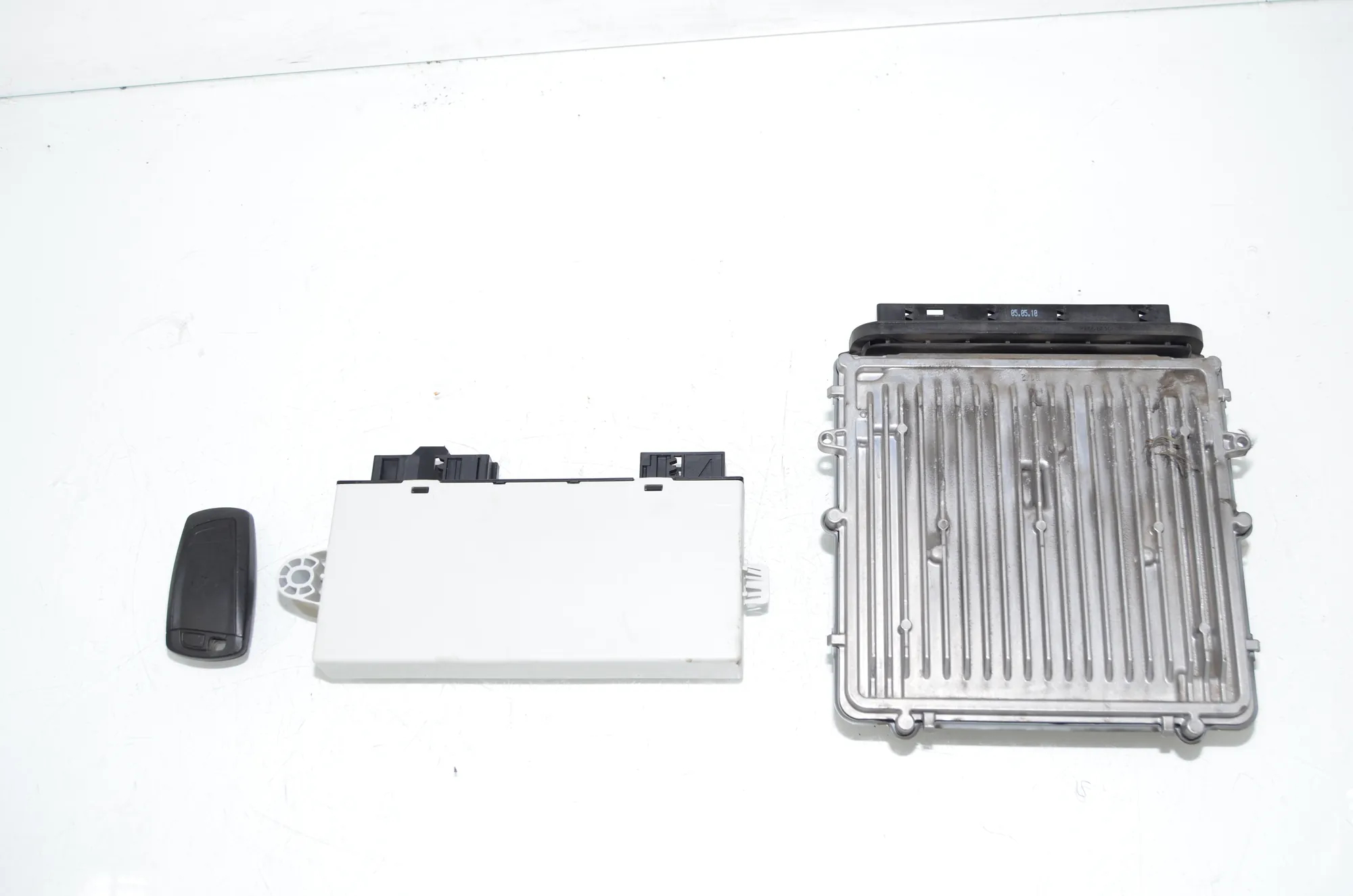 Engine Ignition ECU Set – OEM 8511385 · BMW 5 (F10) 525 d 2010 – 8