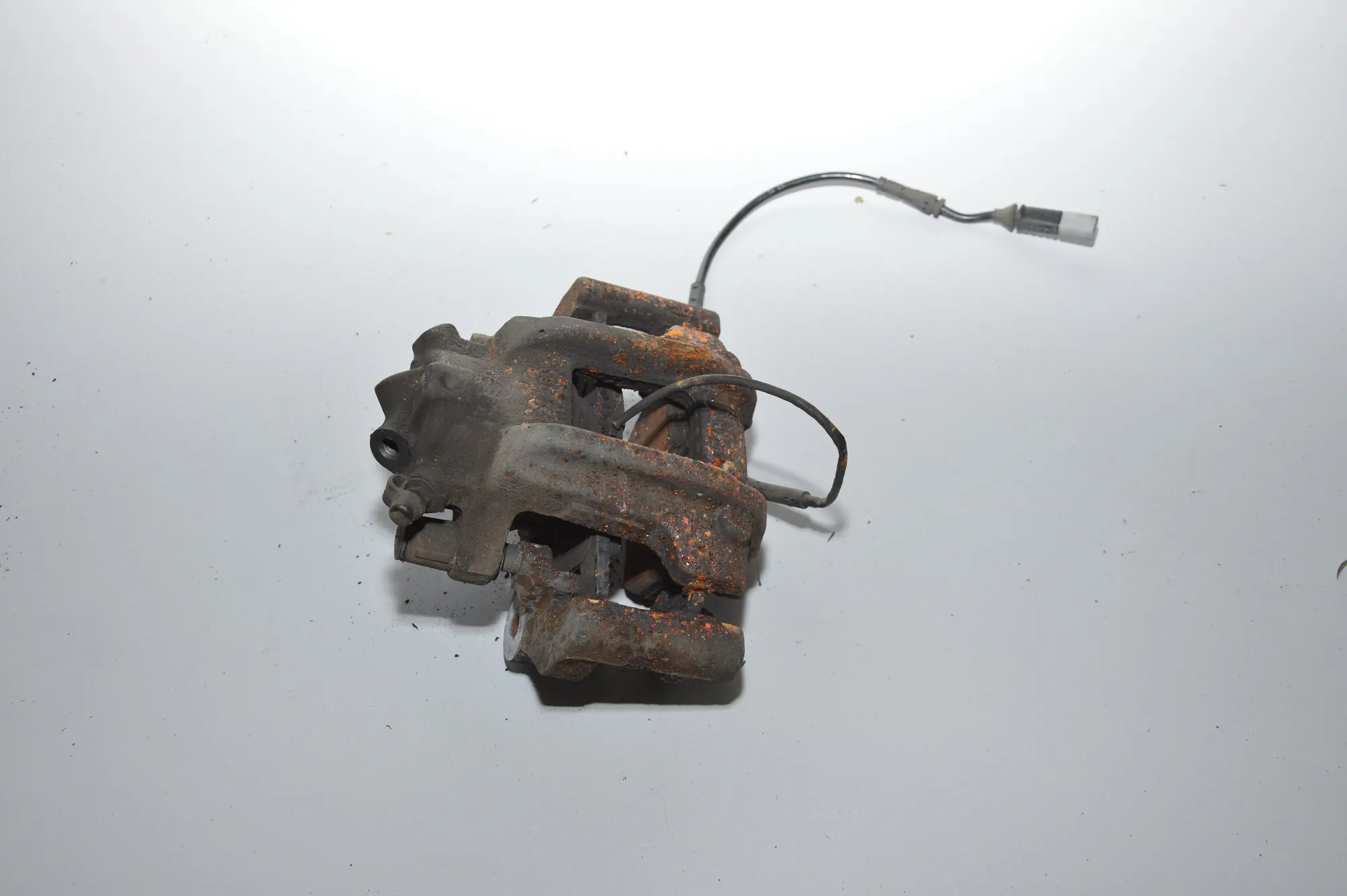 Rear Right Brake Caliper – OEM NA · BMW 3 (F30, F80) 318 d 2015