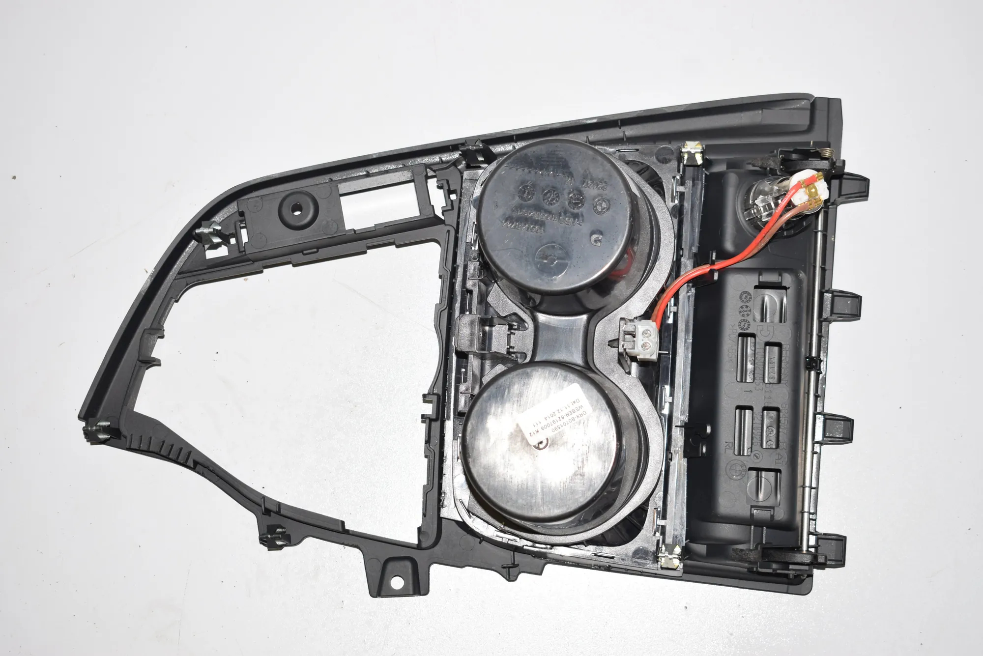Cup Holder – OEM 9218926 · BMW 3 (F30, F80) 318 d 2015 – 3