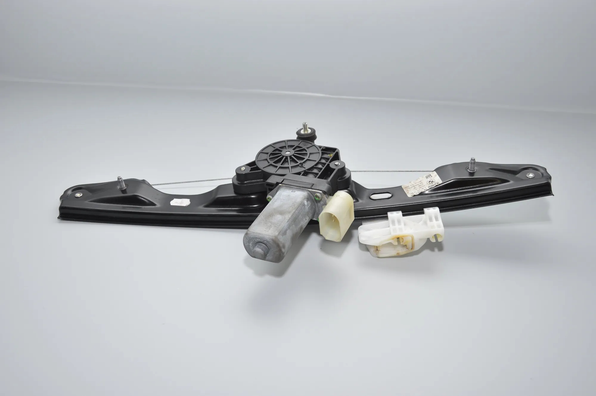 Rear Left Door Window Regulator – OEM 7351049 · BMW 3 (F30, F80) 318 d 2015 – 5