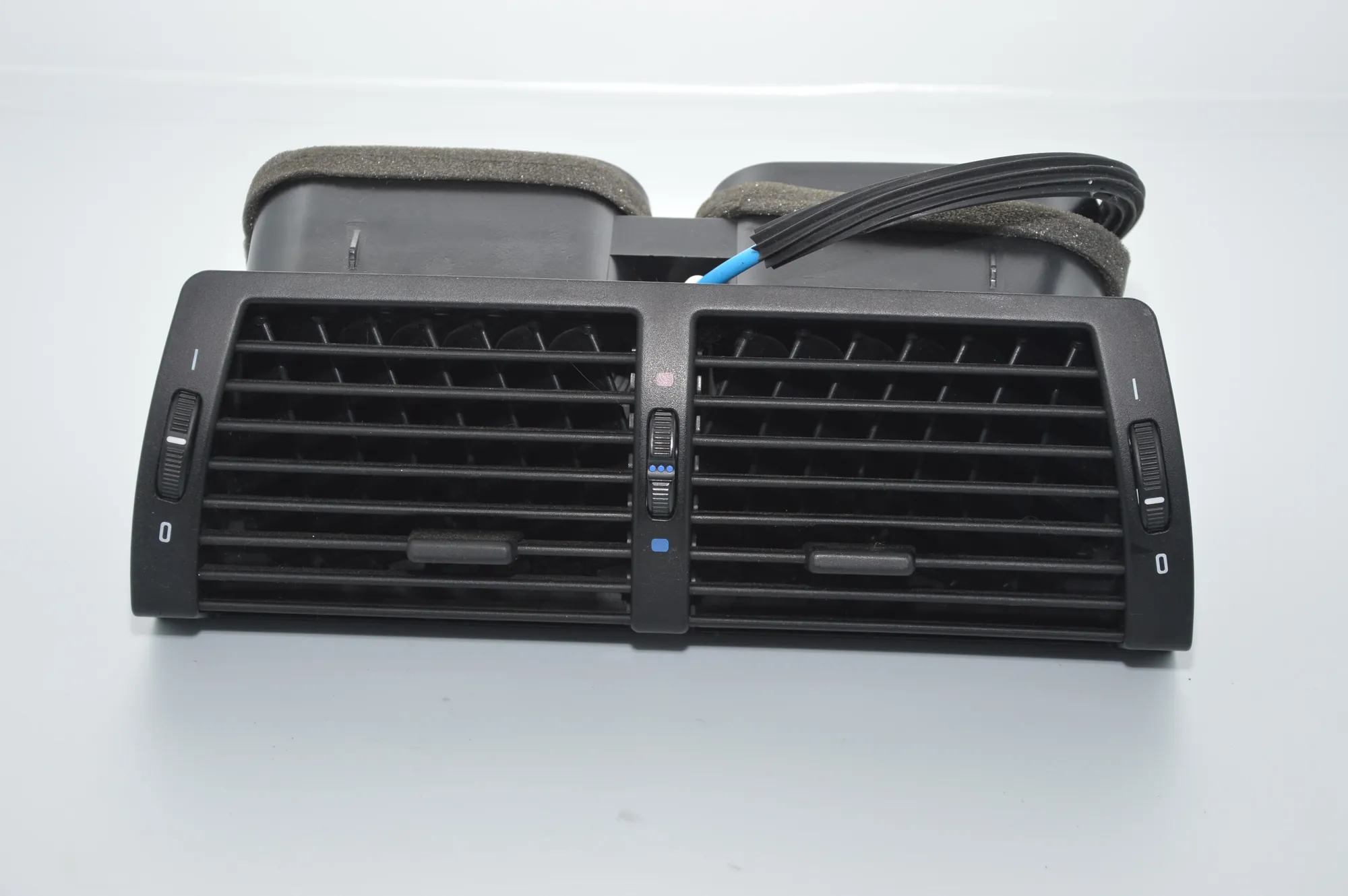 Dashboard Air Vents – OEM 8402221 · BMW X5 (E53) 4.6 is 2003 – 2