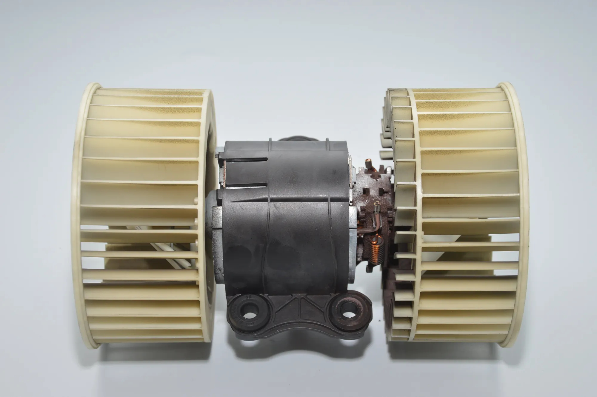 Heater Blower Fan – OEM 8385558 · BMW X5 (E53) 4.6 is 2003