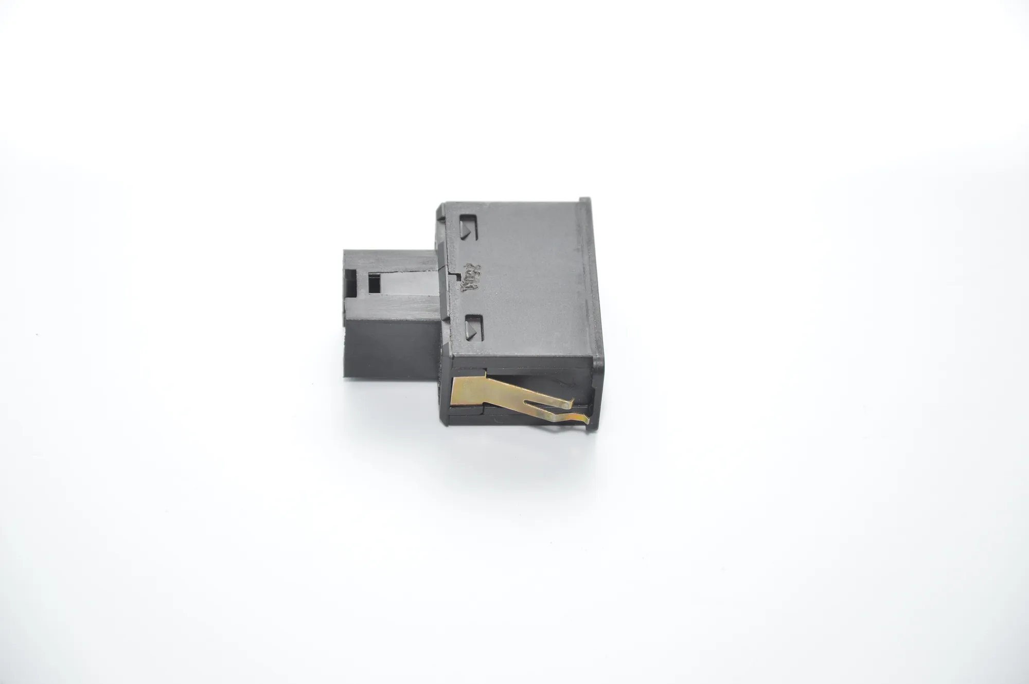 USB/AUX-In Socket Port – OEM 8368346 · BMW X5 (E53) 4.6 is 2003 – 2