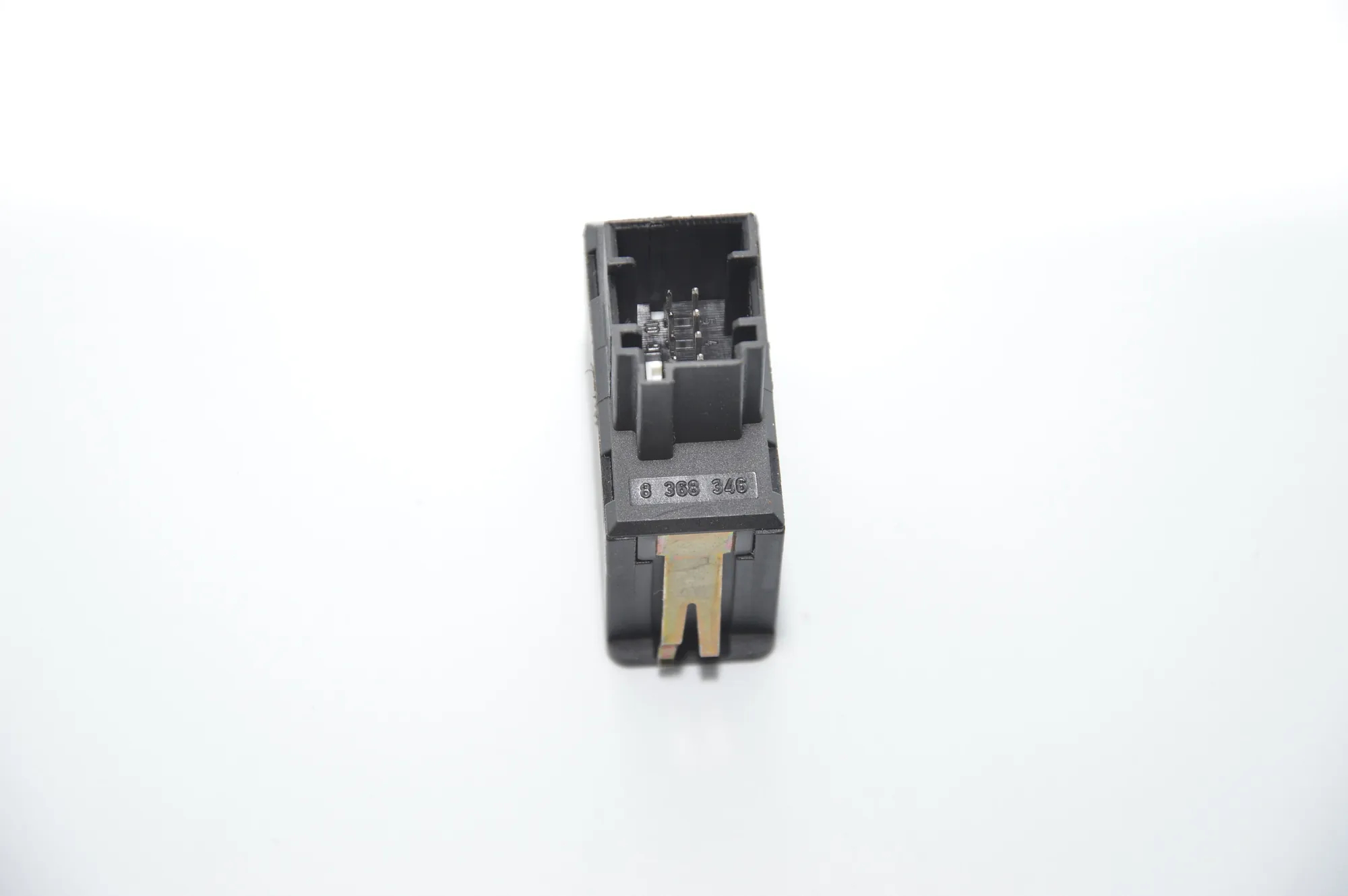 USB/AUX-In Socket Port – OEM 8368346 · BMW X5 (E53) 4.6 is 2003 – 6