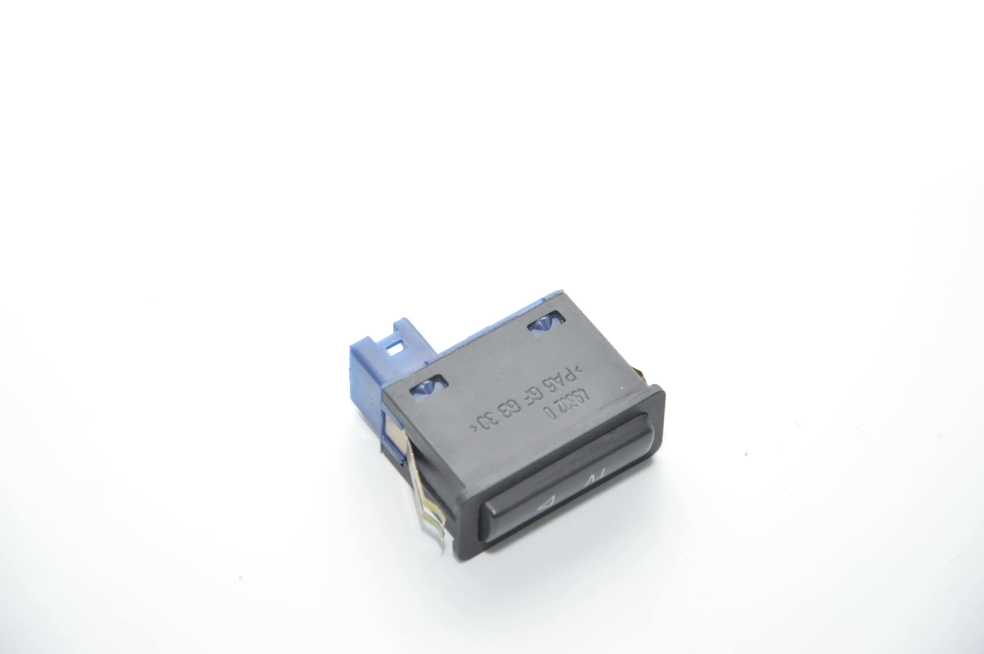 Switches – OEM 8368345 · BMW X5 (E53) 4.6 is 2003 – 6