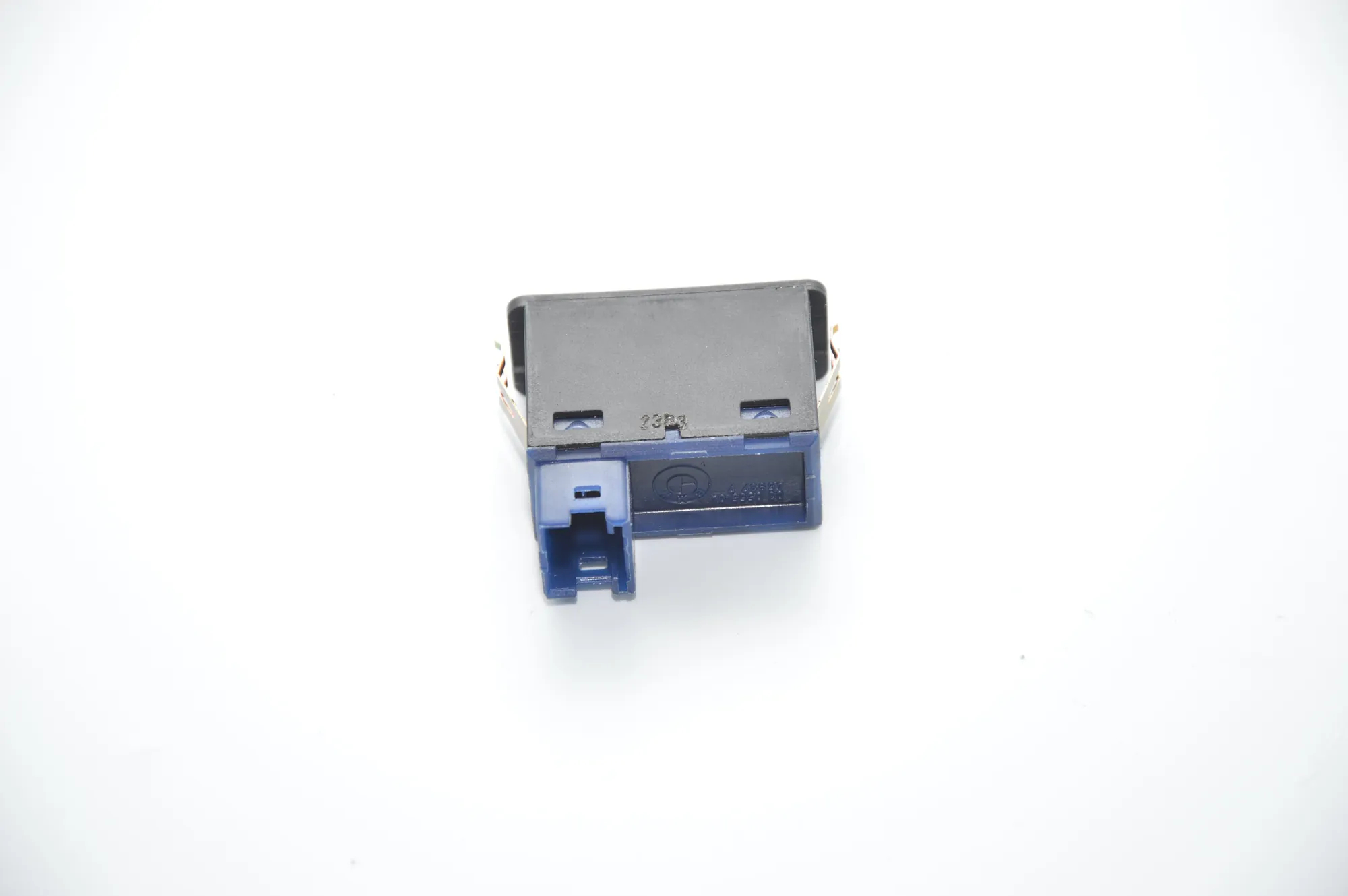 Switches – OEM 8368345 · BMW X5 (E53) 4.6 is 2003 – 3