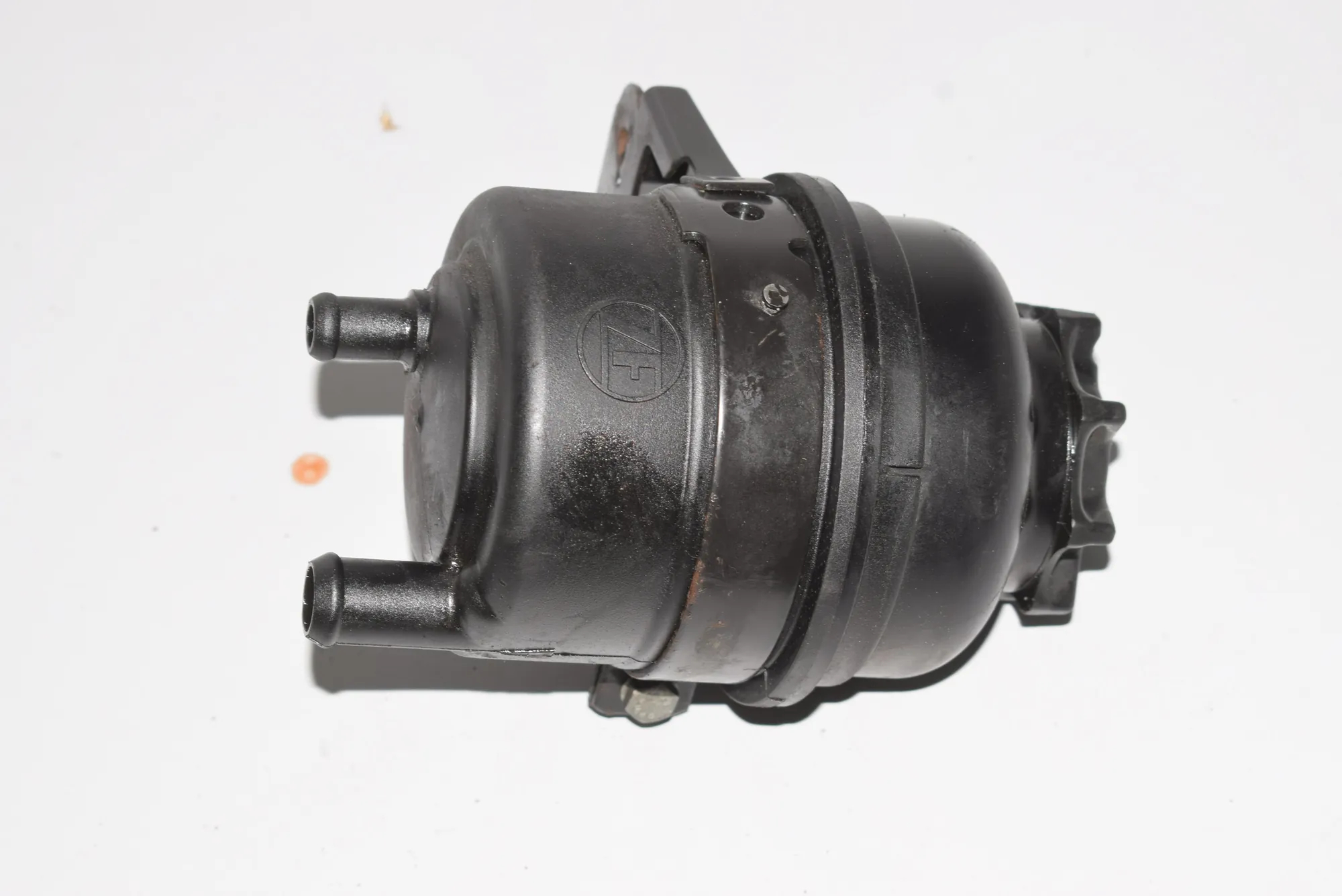 Power Steering Pump Tank – OEM 1097164 · BMW X5 (E53) 4.6 is 2003 – 3
