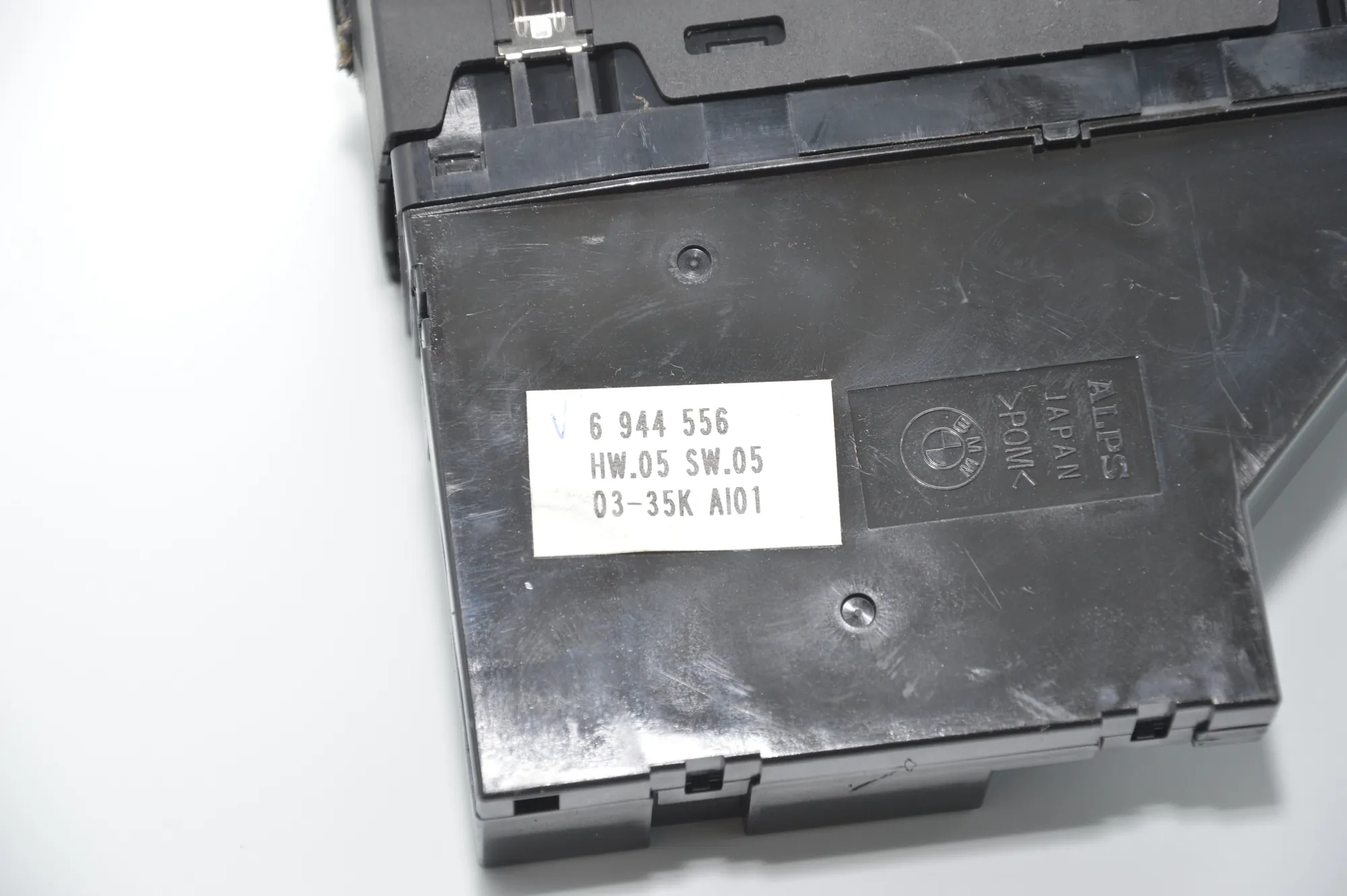 Front Left Door Window Switch – OEM 6944556 · BMW X5 (E53) 4.6 is 2003 – 5