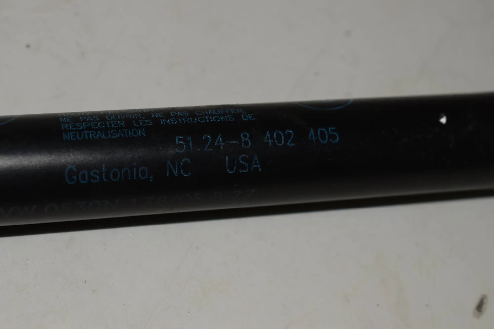 Right Side Tailgate Gas Strut – OEM 8402405 · BMW X5 (E53) 3.0 i 2005 – 5