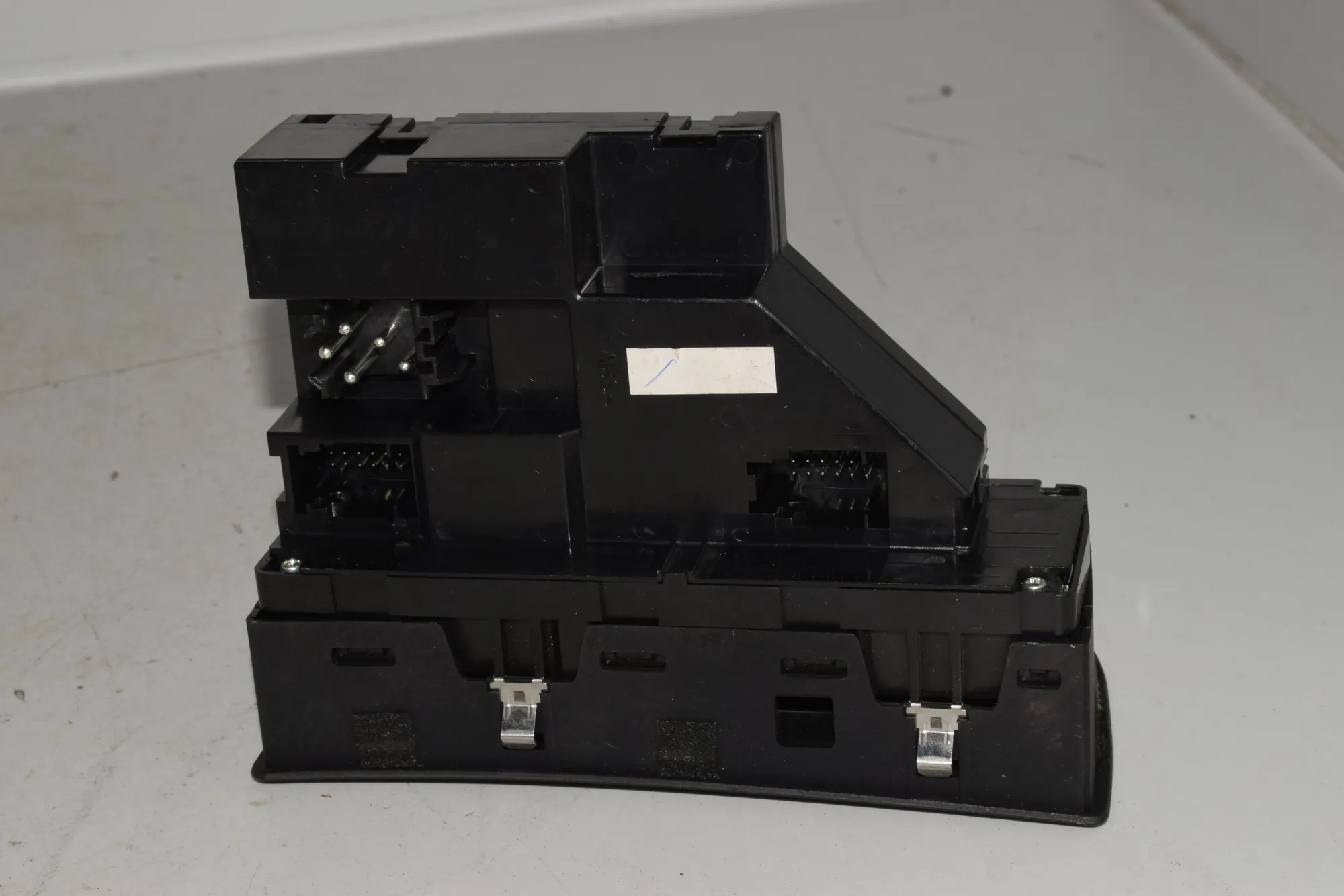 Front Left Door Window Switch – OEM 6962510 · BMW X5 (E53) 3.0 i 2005 – 3