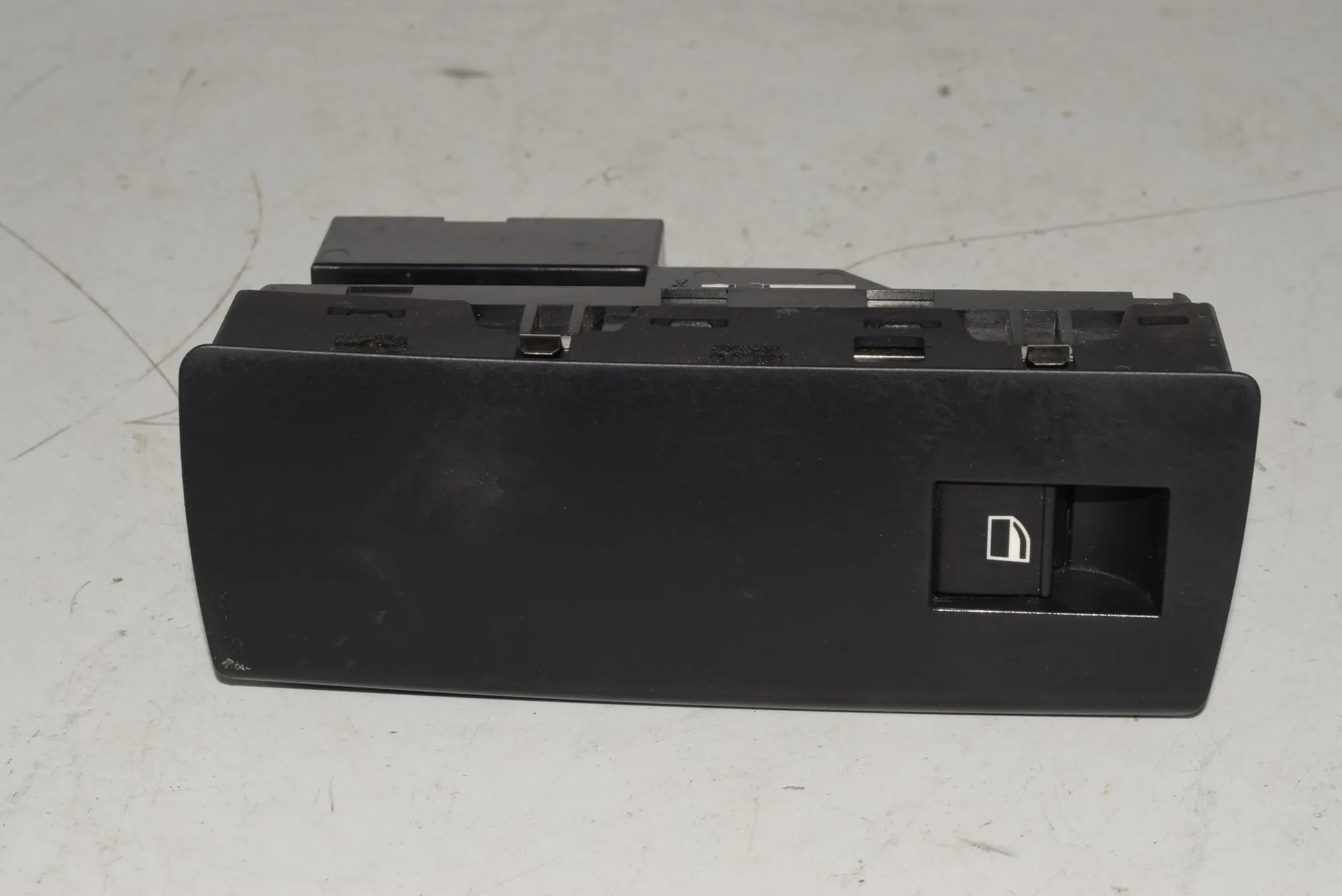 Front Left Door Window Switch – OEM 6962510 · BMW X5 (E53) 3.0 i 2005 – 4