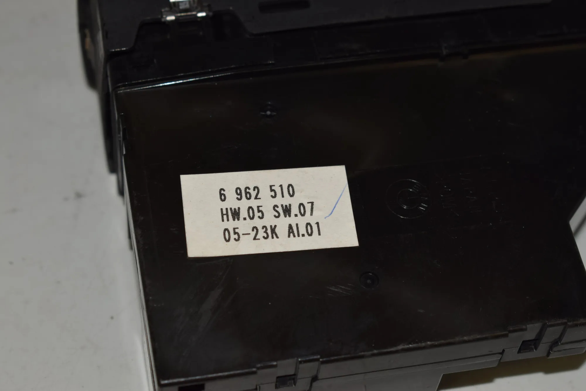 Front Left Door Window Switch – OEM 6962510 · BMW X5 (E53) 3.0 i 2005 – 7