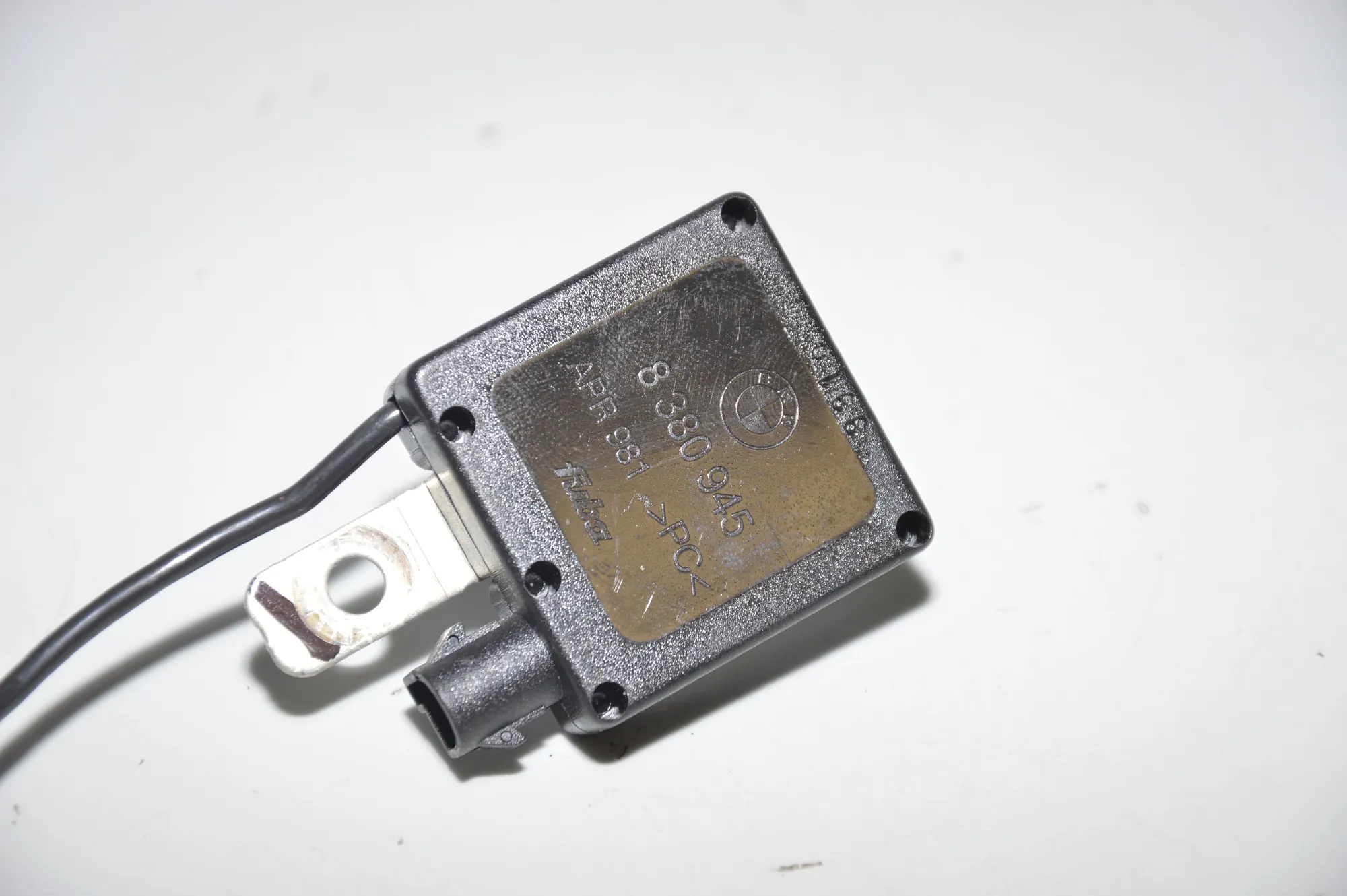 Antenna Amplifier – OEM 8380945 · BMW 5 (E39) 530 i 2001 – 3