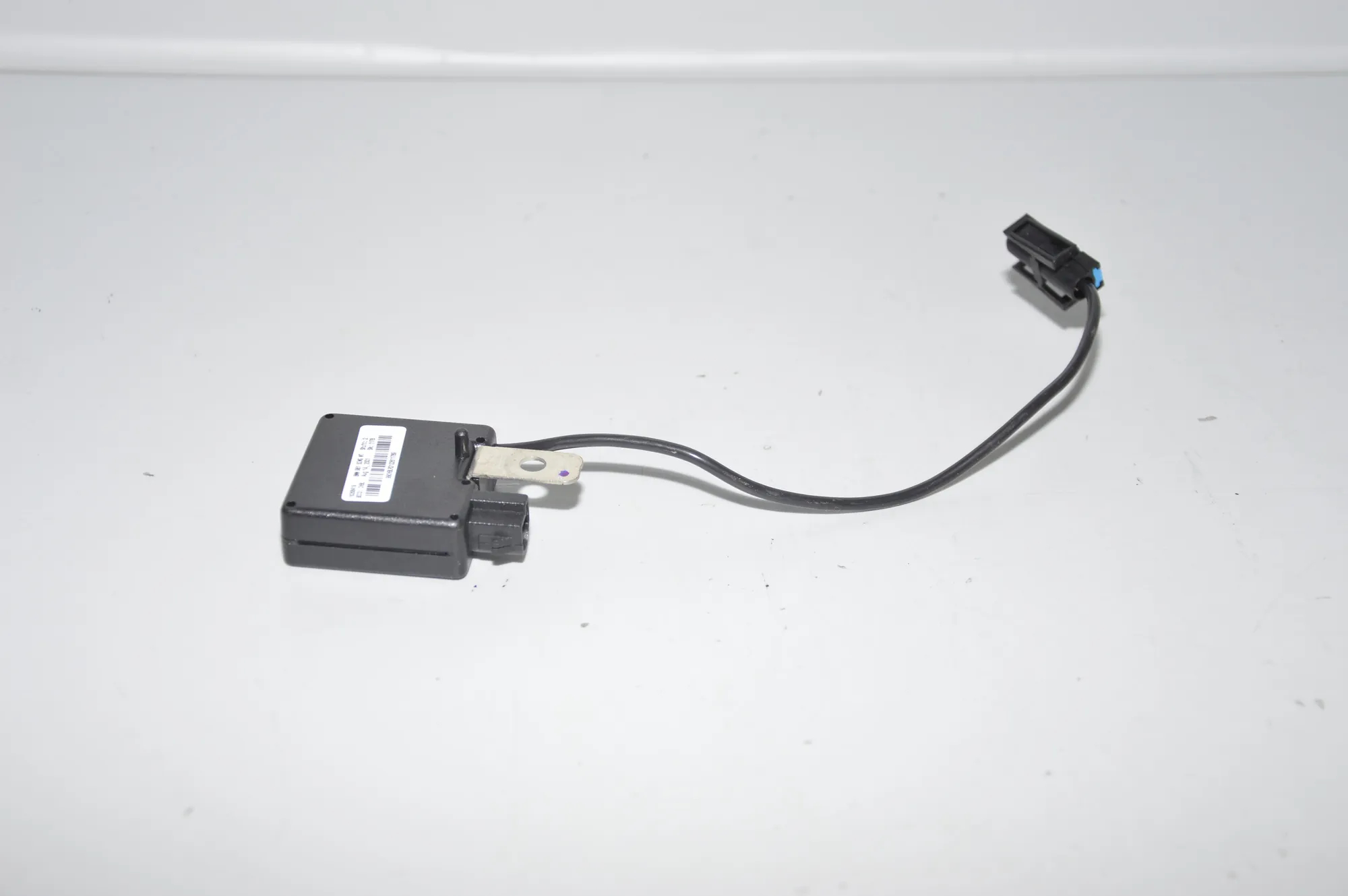 Antenna Amplifier – OEM 8380945 · BMW 5 (E39) 530 i 2001