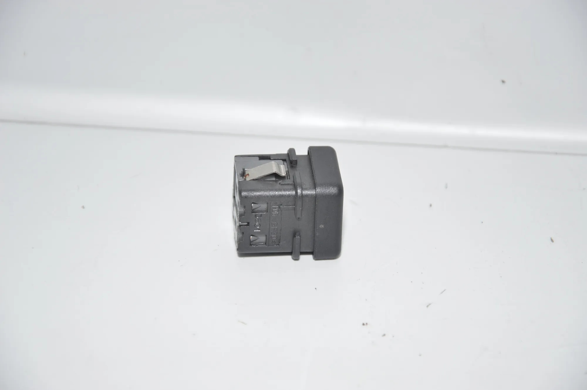 Switches – OEM 8360828 · BMW 5 (E39) 530 i 2001 – 2