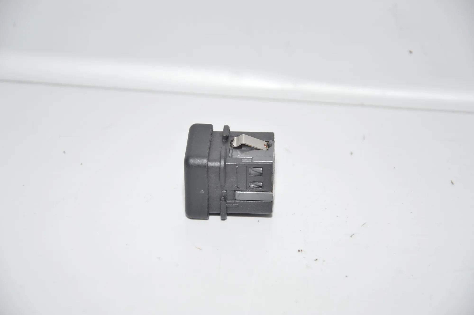 Switches – OEM 8360828 · BMW 5 (E39) 530 i 2001 – 4