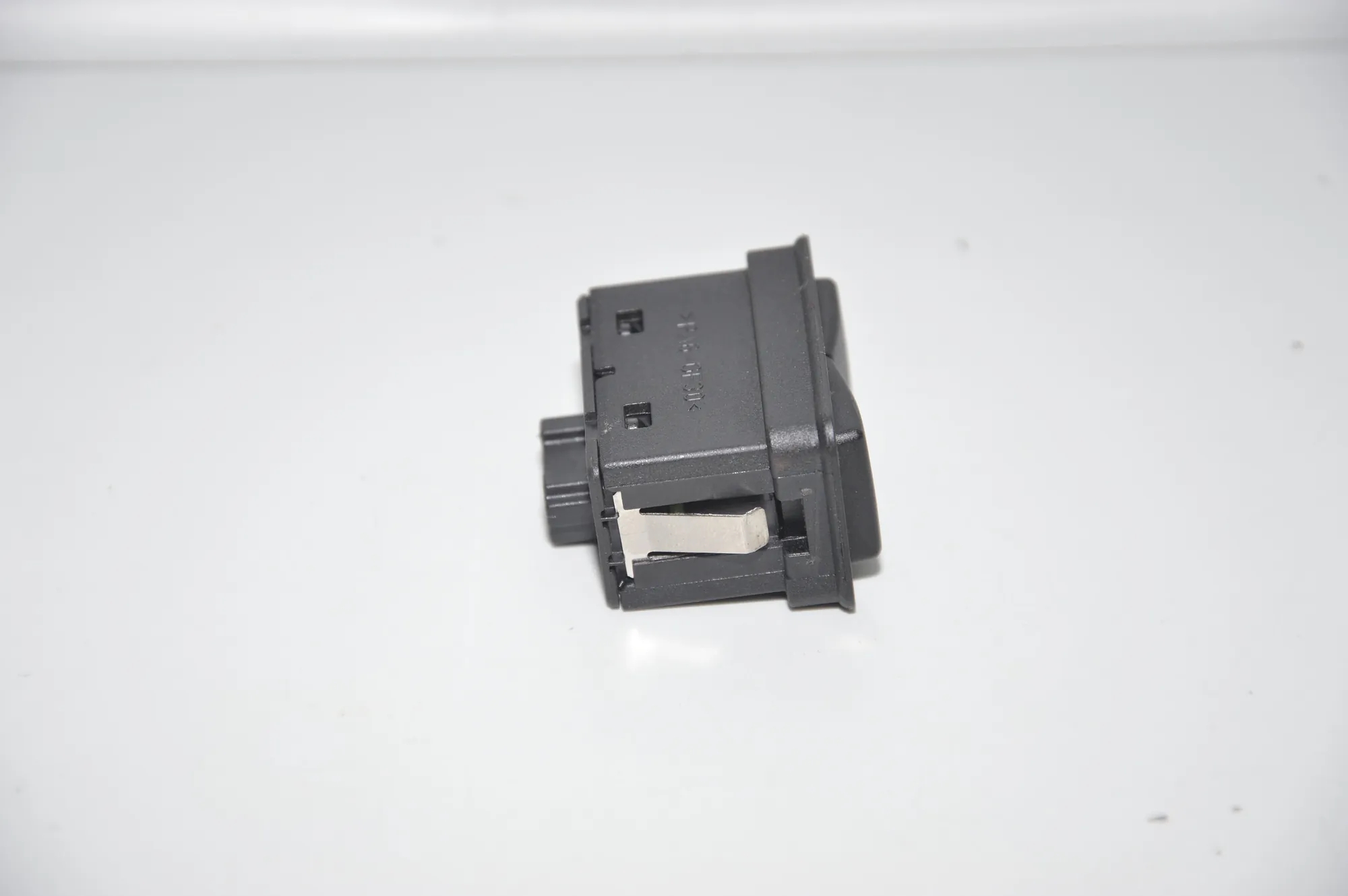 Rear Right Door Window Switch – OEM 8368974 · BMW 5 (E39) 530 i 2001 – 2