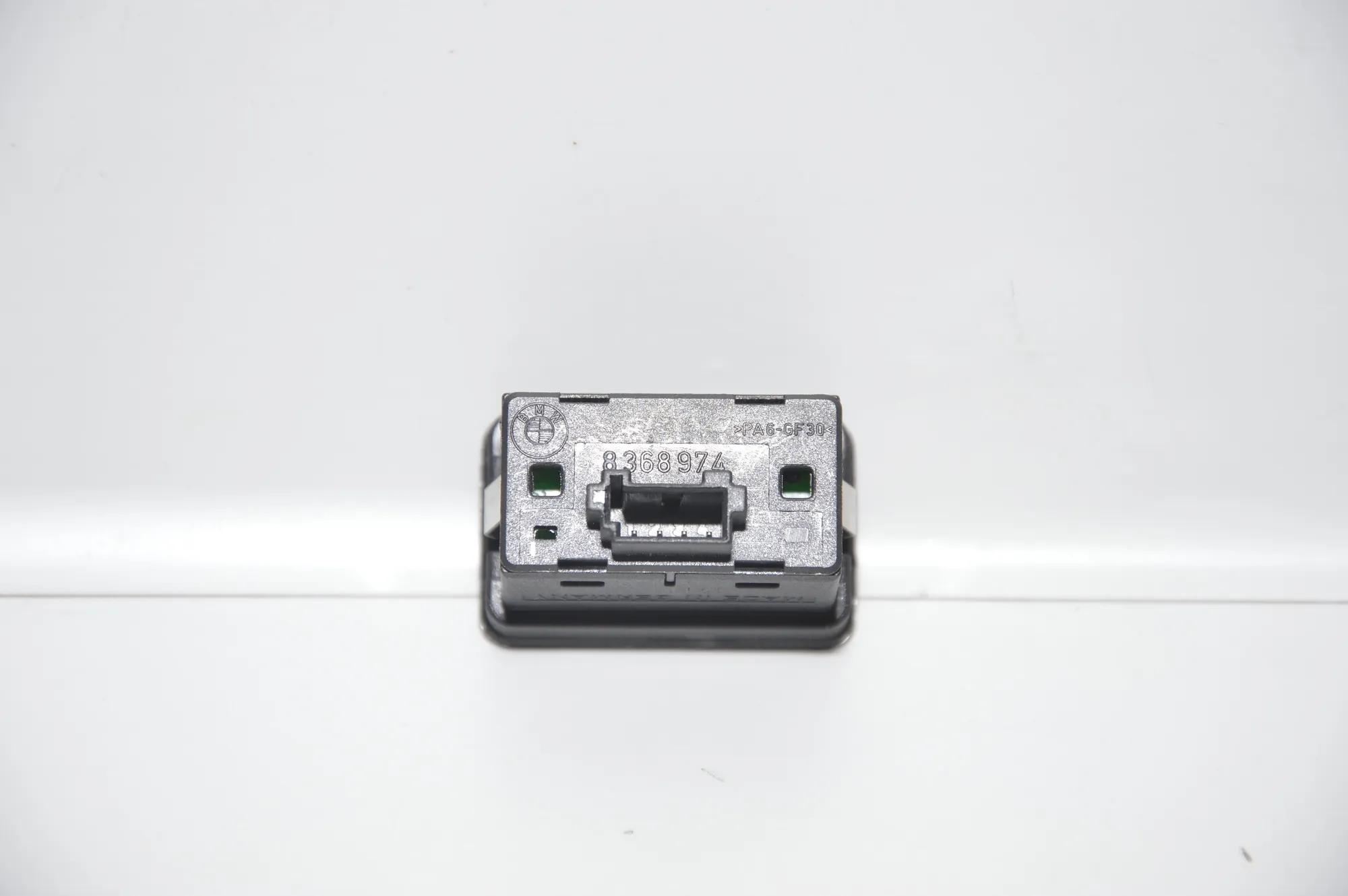 Rear Right Door Window Switch – OEM 8368974 · BMW 5 (E39) 530 i 2001 – 5