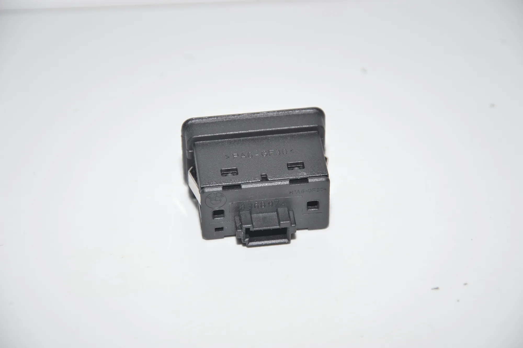 Rear Right Door Window Switch – OEM 8368974 · BMW 5 (E39) 530 i 2001 – 3