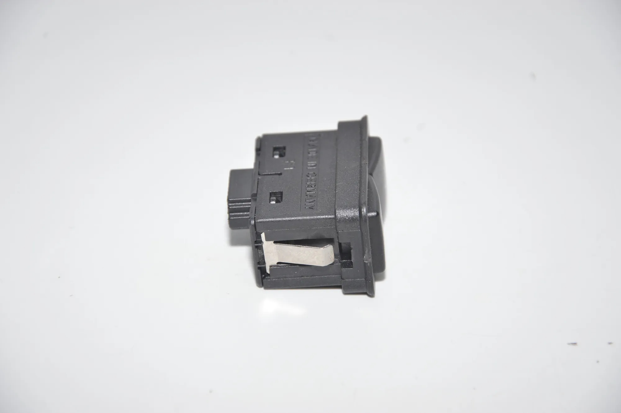 Front Left Door Window Switch – OEM 8368974 · BMW 5 (E39) 530 i 2001