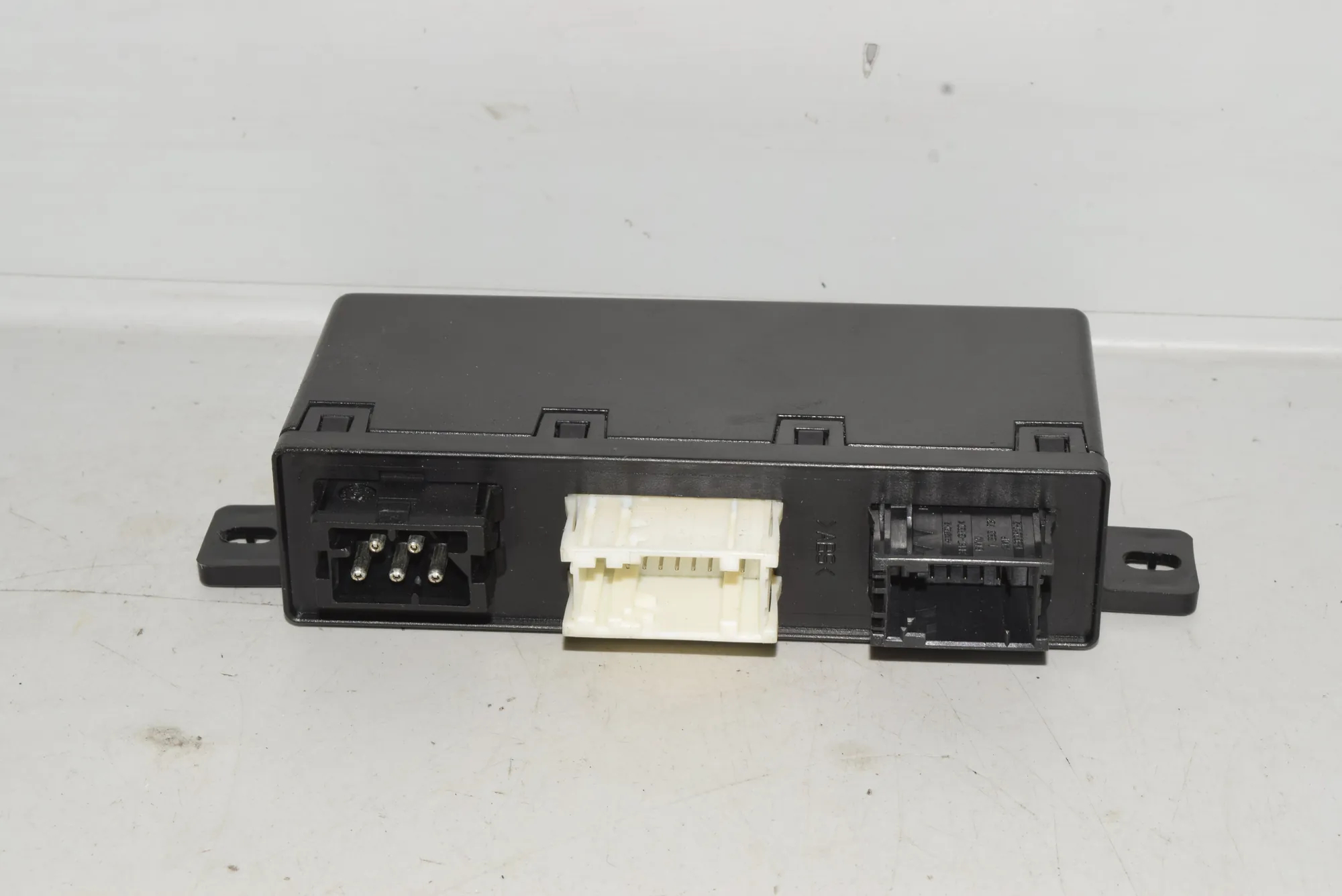 Front Left Door Control Unit – OEM 6904244 · BMW 5 (E39) 525 d 2003