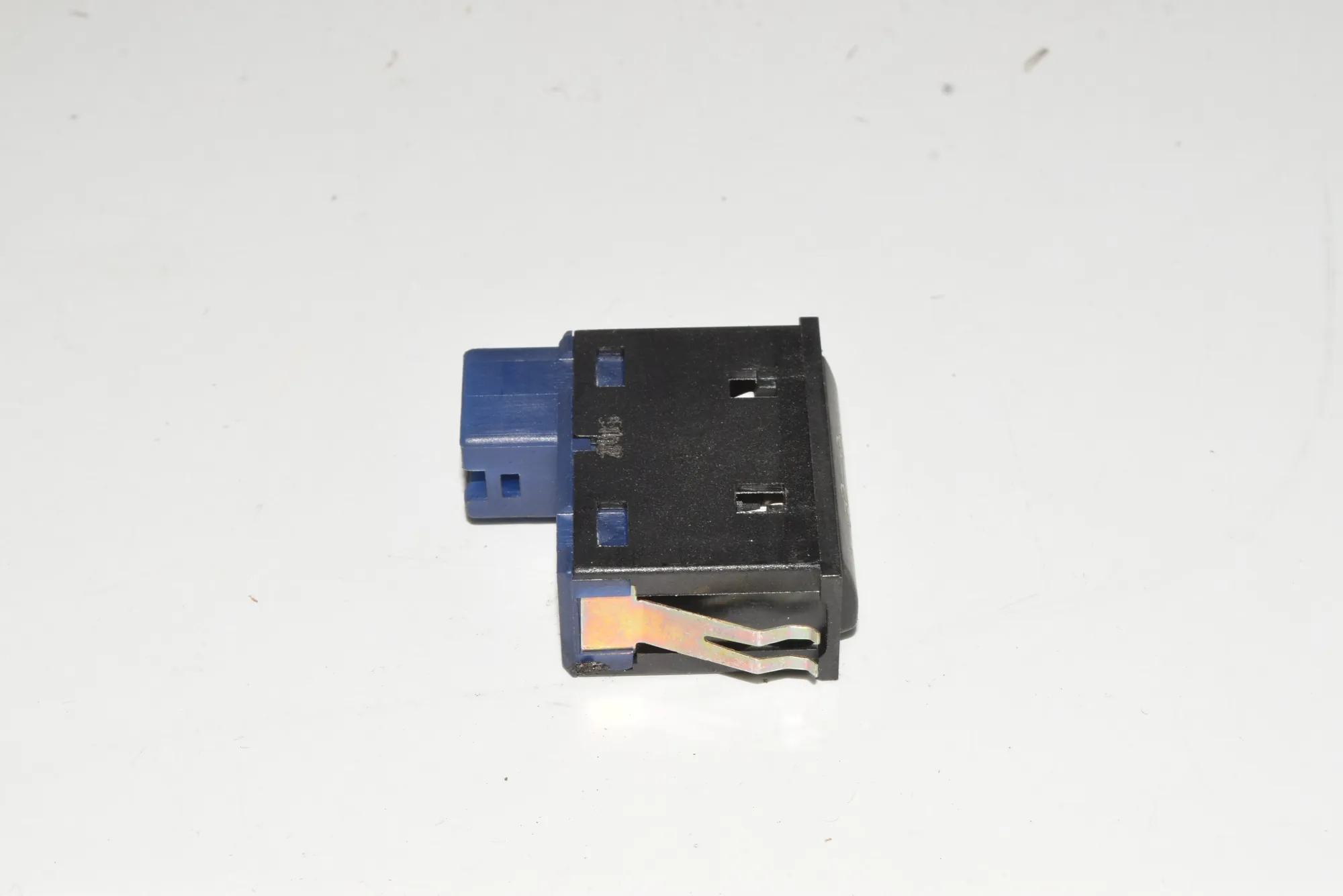 Switches – OEM 8365579 · BMW 5 (E39) 525 d 2003 – 3