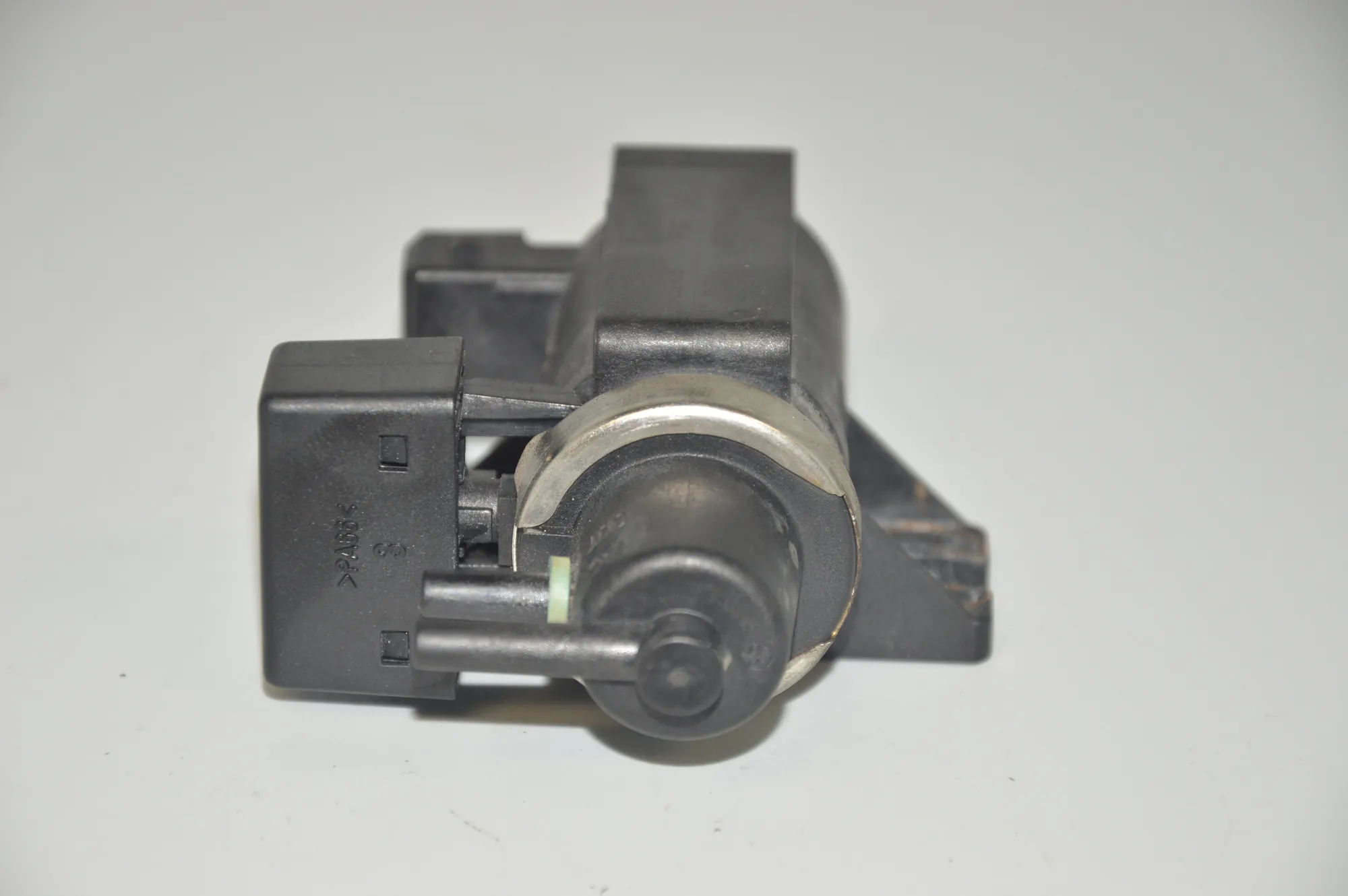 Solenoid Valve – OEM 2247906 · BMW 5 (E39) 525 d 2003 – 2