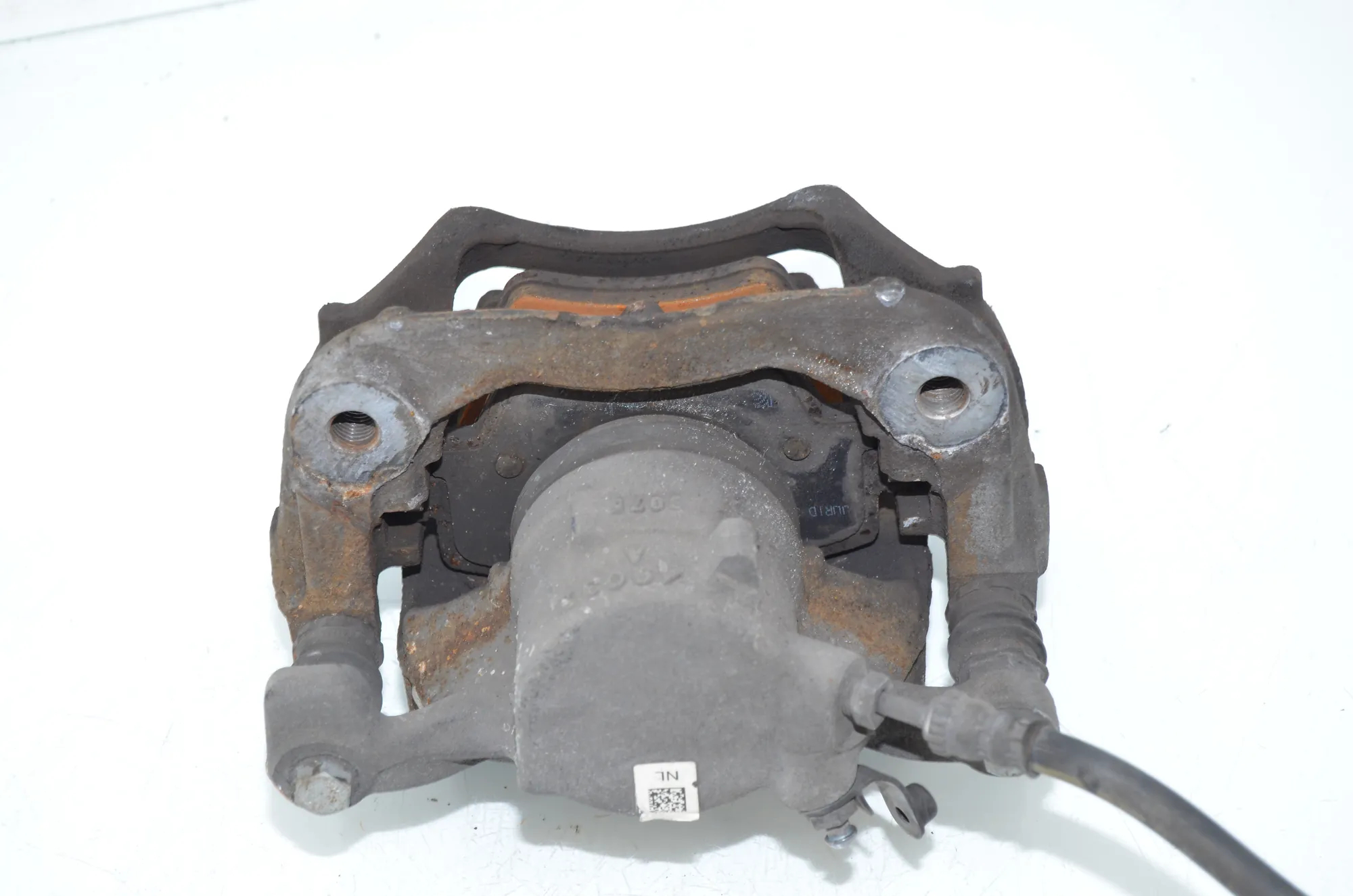 Front Left Brake Caliper – OEM 6860265 · BMW X1 (F48) xDrive 18 d 2016 – 3
