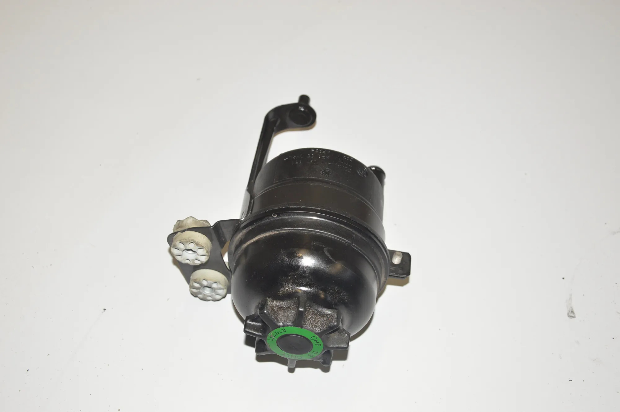 Power Steering Pump Tank – OEM 1097164 · BMW 5 (E60) 520 d 2008 – 2