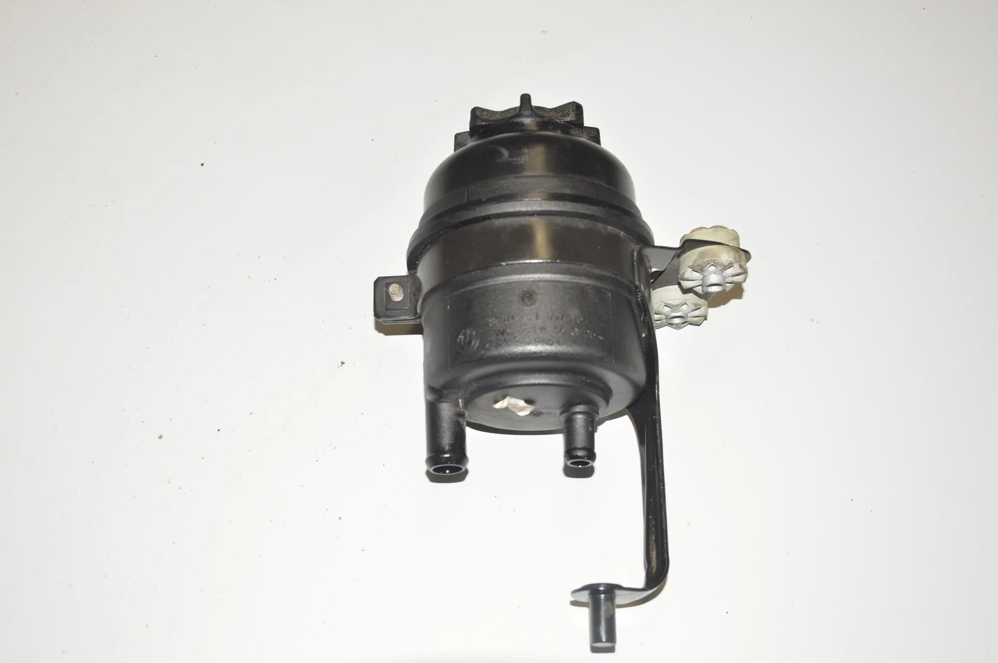 Power Steering Pump Tank – OEM 1097164 · BMW 5 (E60) 520 d 2008