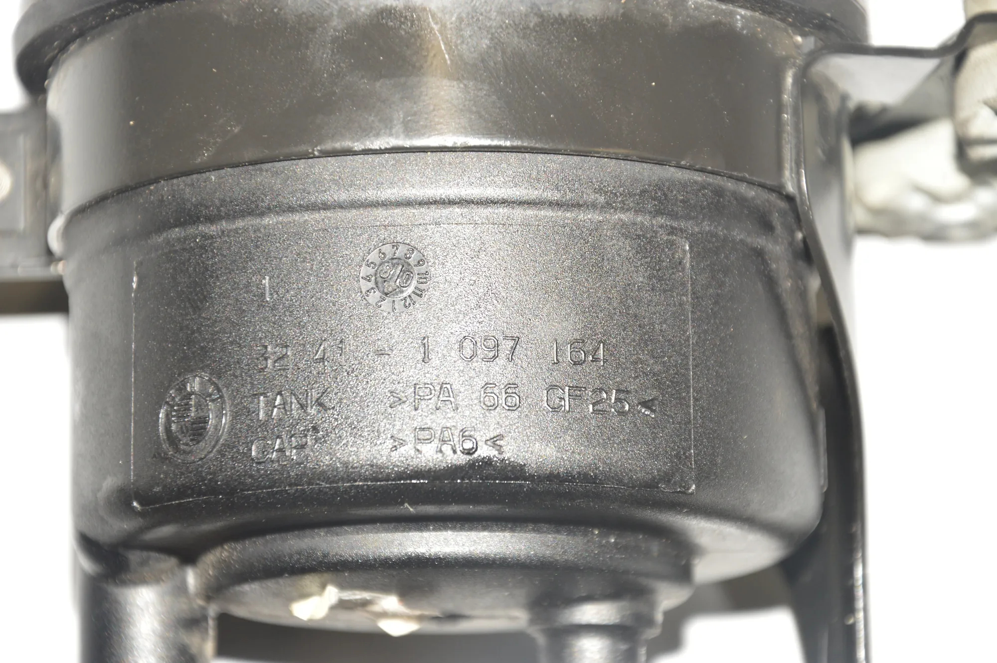 Power Steering Pump Tank – OEM 1097164 · BMW 5 (E60) 520 d 2008 – 4