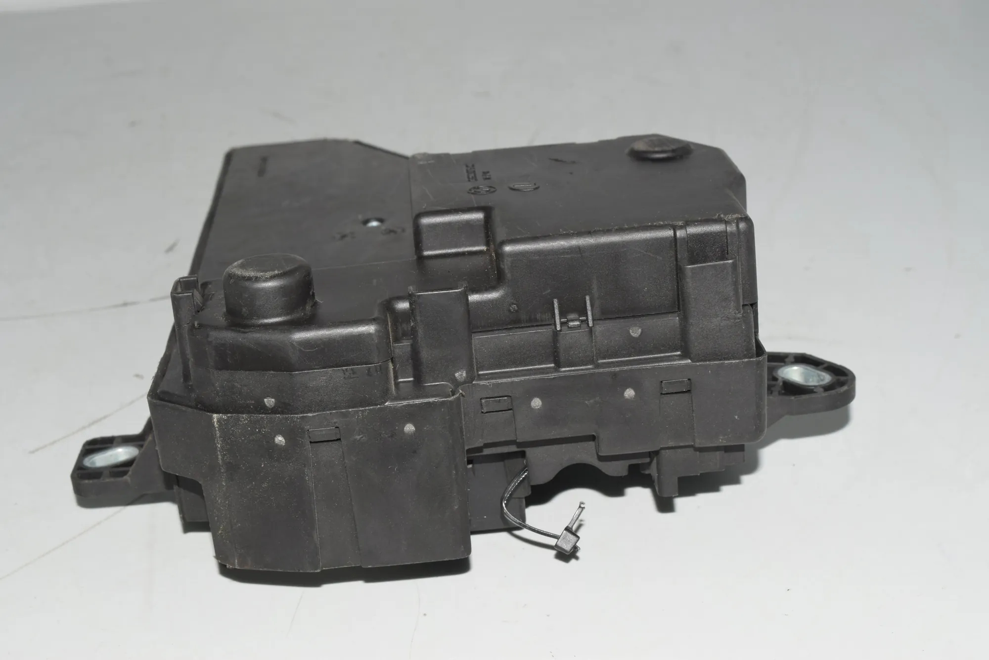 Fuse Box – OEM 6906619 · BMW 5 (E60) BMW 5 (E60) 530 d 2004 – 4