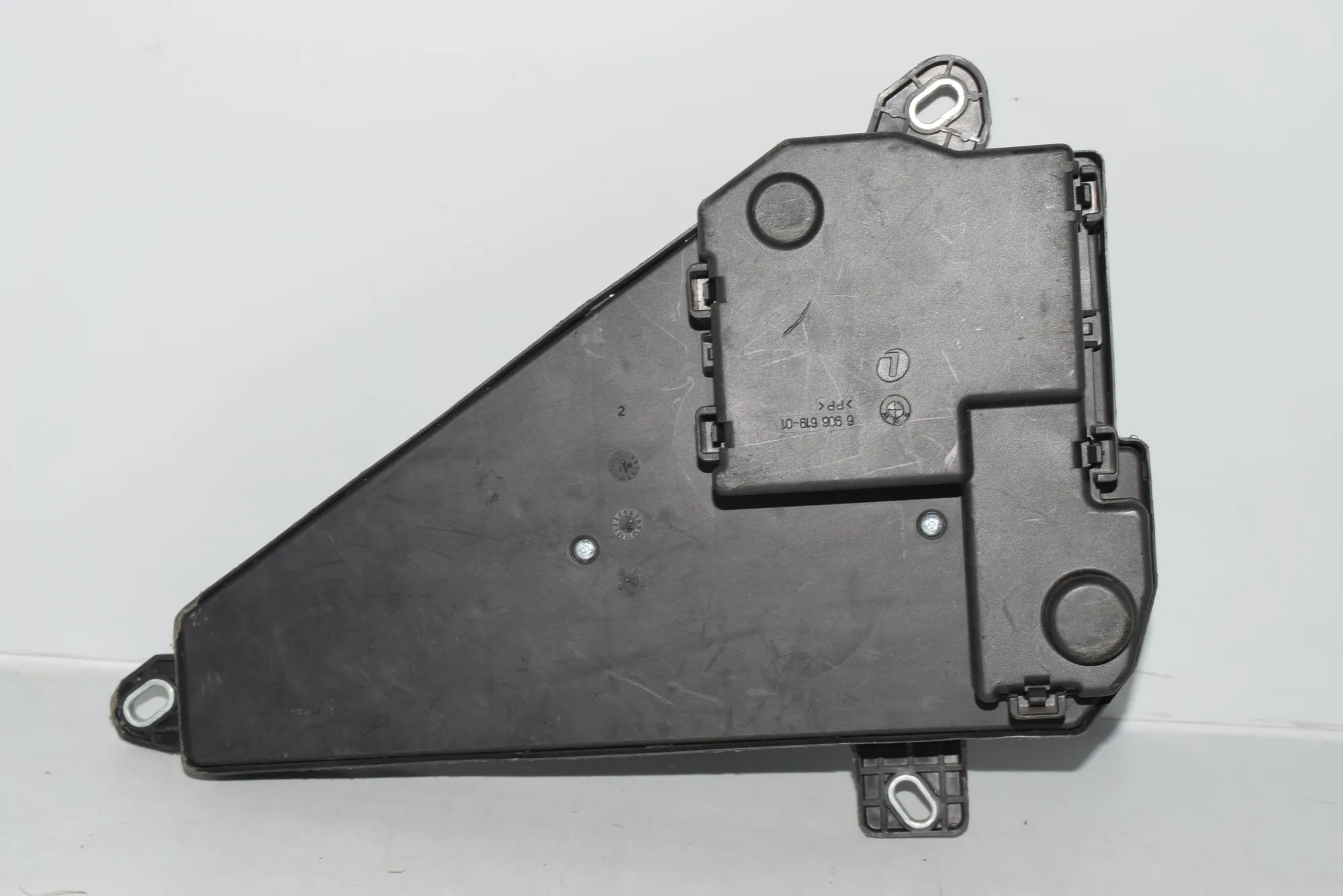 Fuse Box – OEM 6906619 · BMW 5 (E60) BMW 5 (E60) 530 d 2004