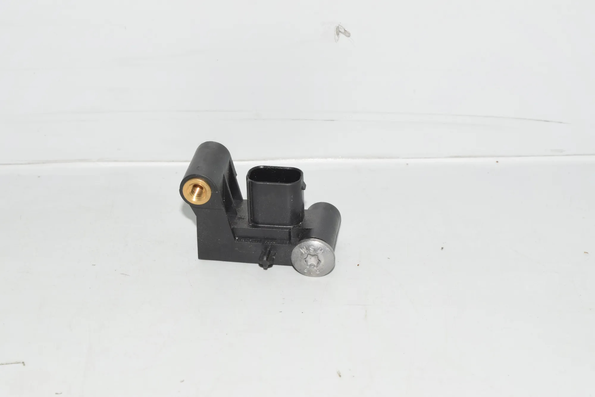 Front Left Impact Sensor – OEM 6977398 · BMW 5 (E60) BMW 5 (E60) 2005 – 3