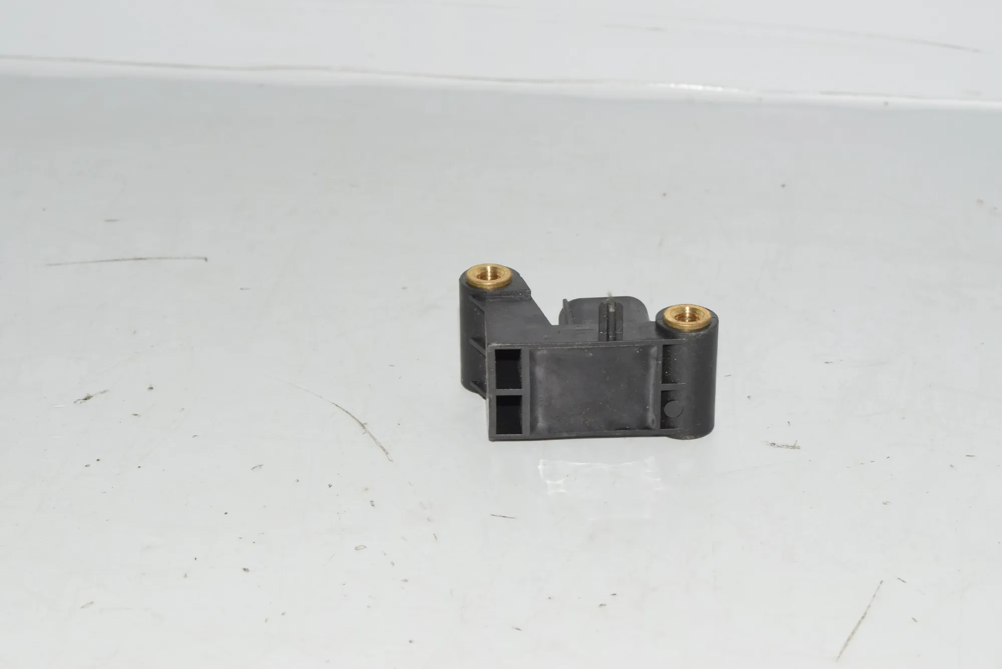 Front Left Impact Sensor – OEM 6977398 · BMW 5 (E60) BMW 5 (E60) 2005 – 4
