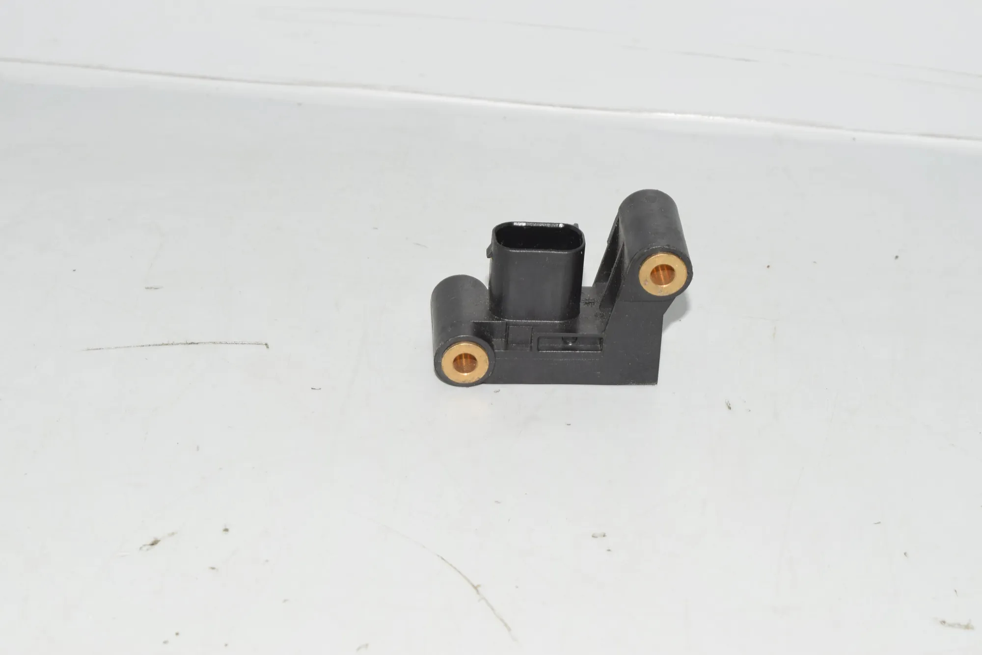 Front Left Impact Sensor – OEM 6977398 · BMW 5 (E60) BMW 5 (E60) 2005