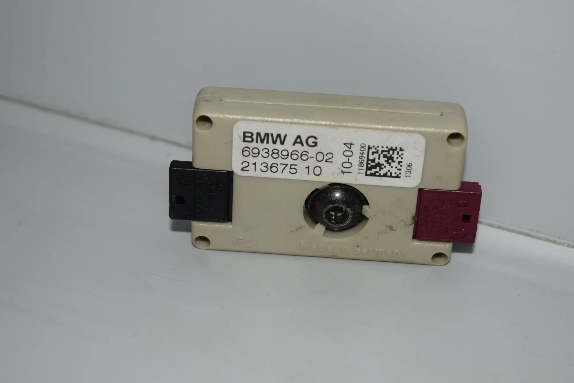 Antenna Amplifier – OEM 6938966 · BMW 3 (E90) BMW 3 (E90) 320 i 2006 – 5