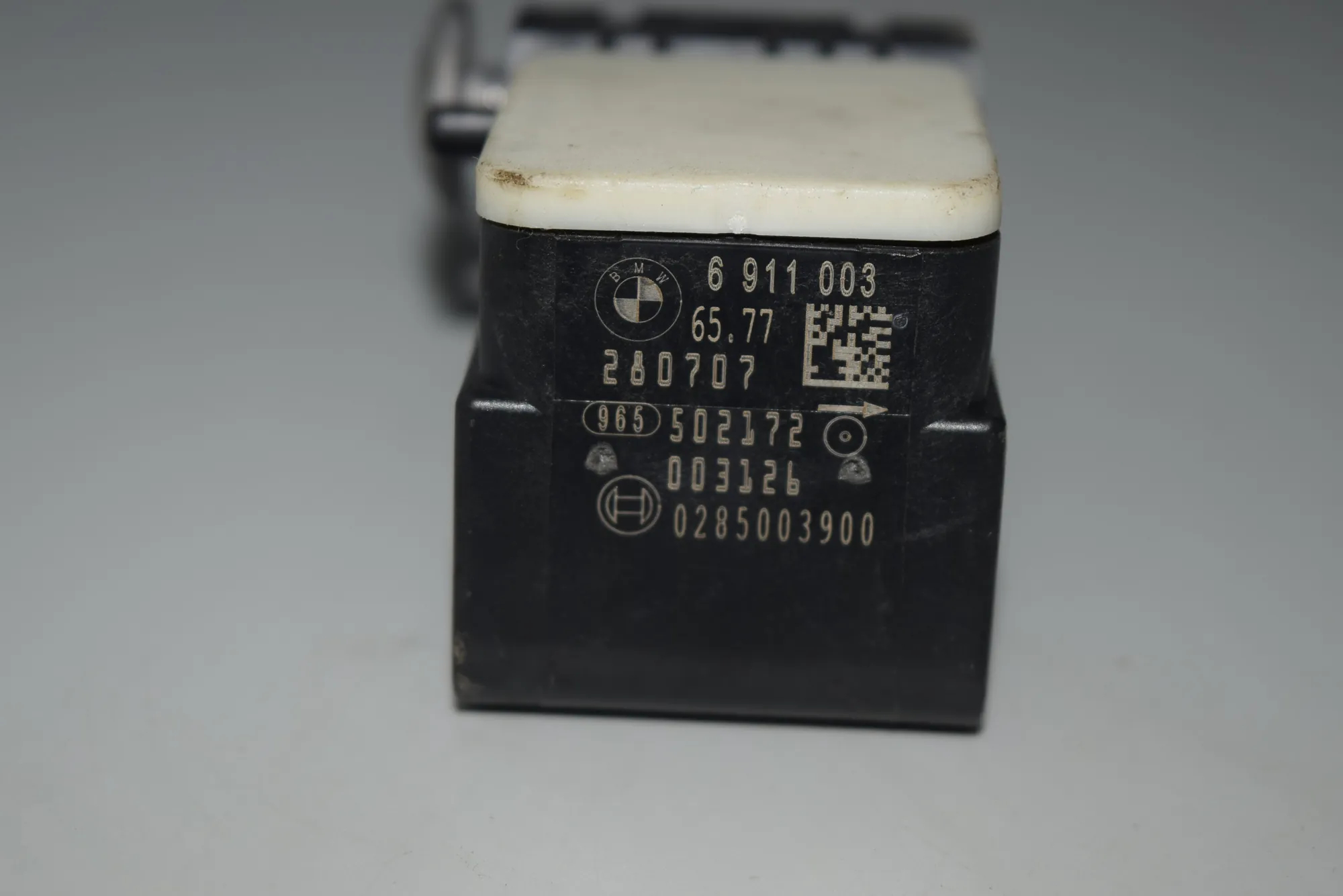 Front Right Impact Sensor – OEM 6911003 · BMW 3 (E90) BMW 3 (E90) 320 i 2006 – 5
