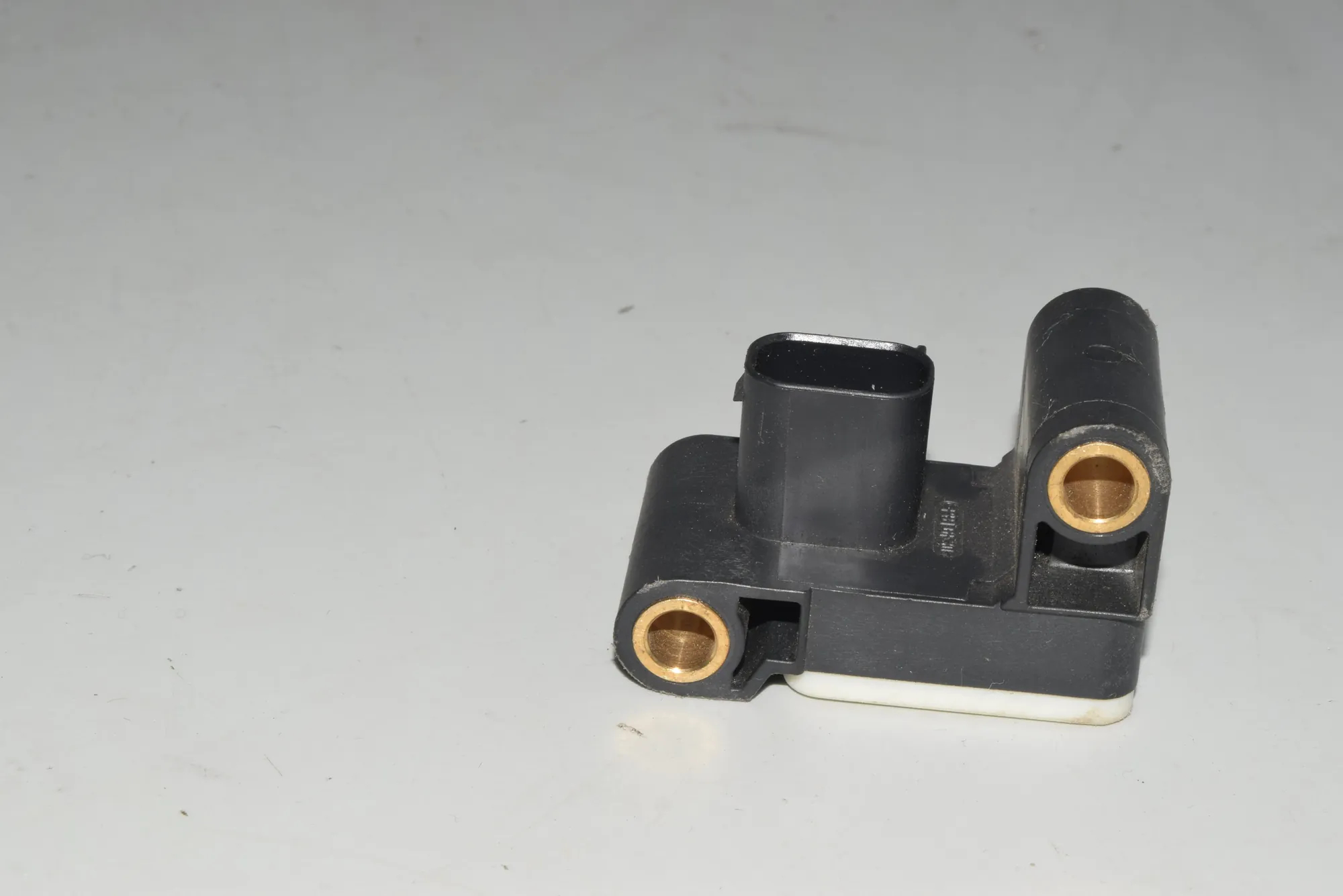Front Left Impact Sensor – OEM 6956485 · BMW 3 Coupe (E92) BMW 3 Coupe (E92) 2010 – 2