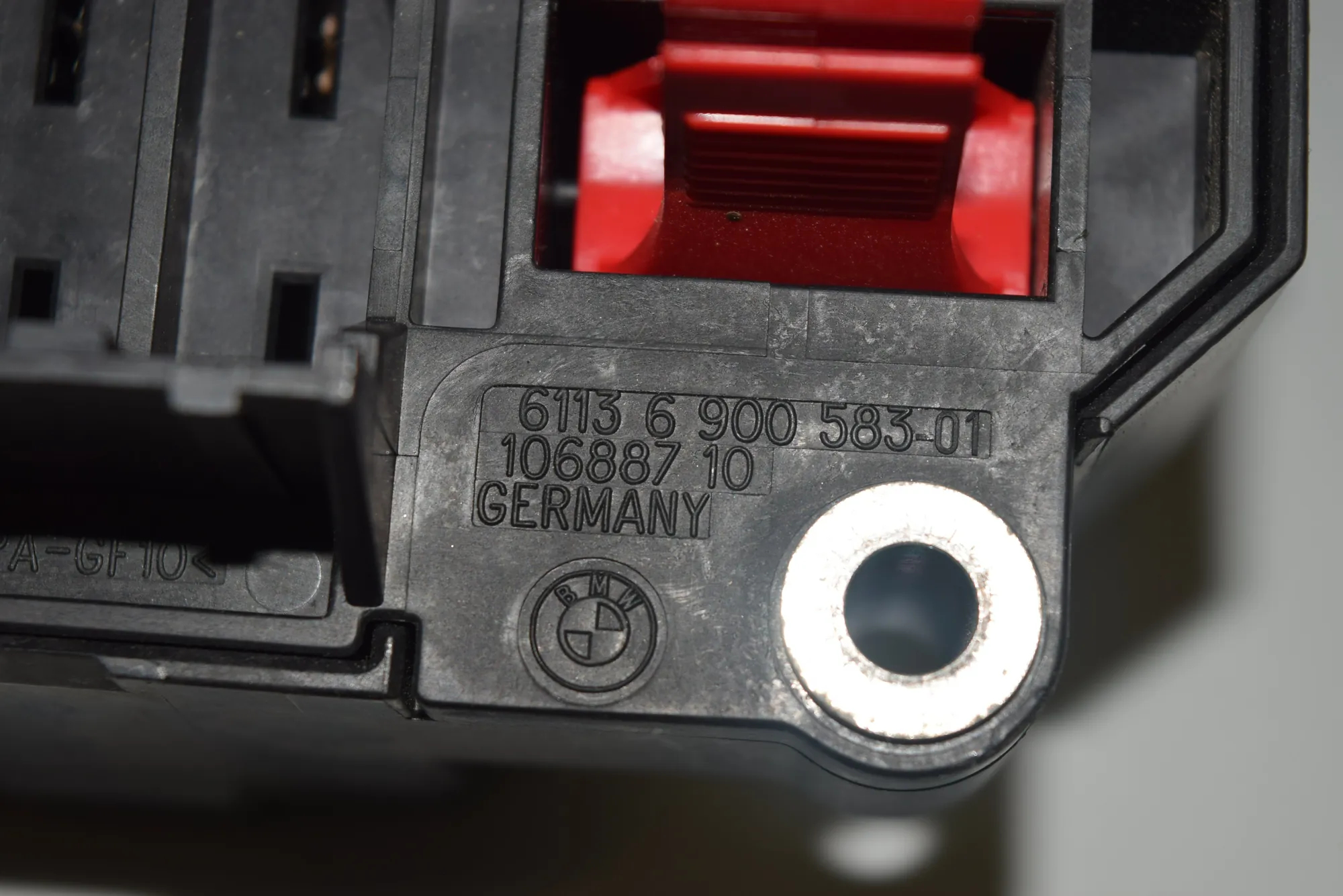 Fuse Box – OEM 6900583 · BMW 7 (E65, E66, E67) BMW 7 (E65, E66, E67) 745 i, Li 2005 – 6
