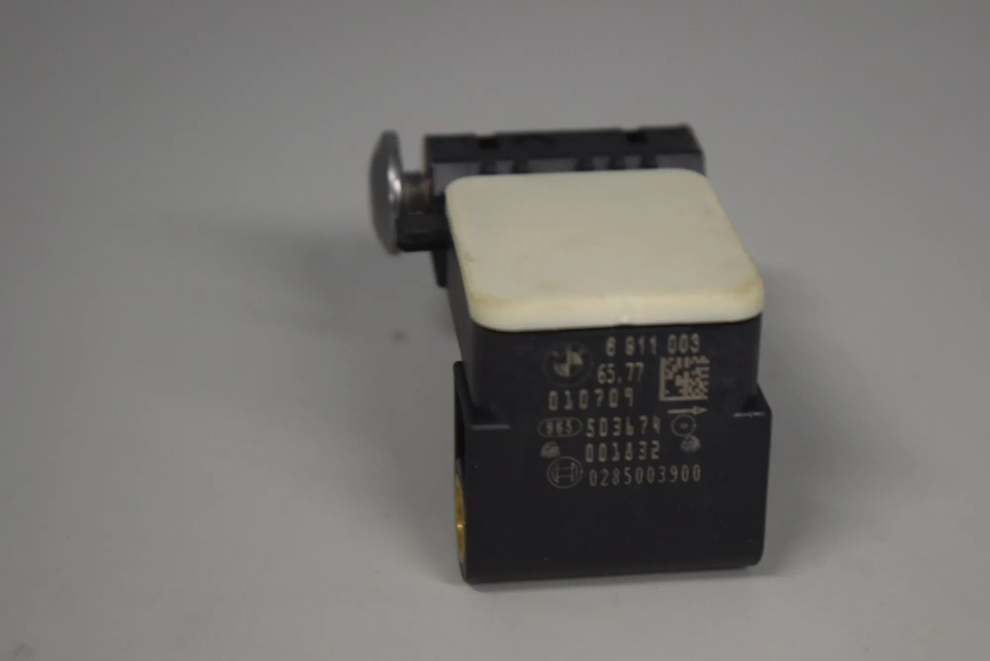 Front Right Impact Sensor – OEM 6911003 · BMW 3 (E90) BMW 3 (E90) 2007 – 4