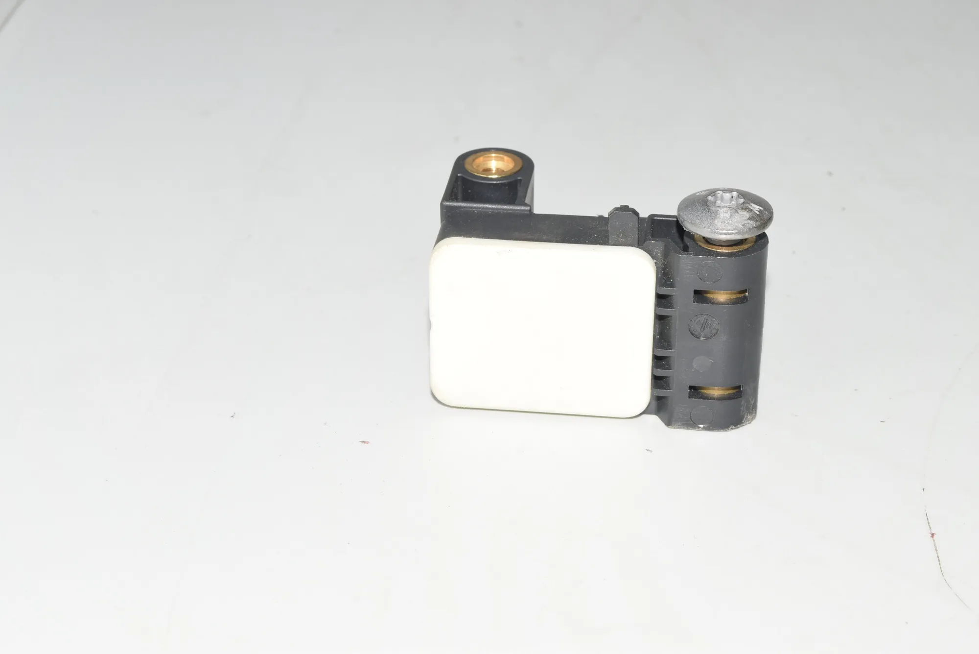 Front Right Impact Sensor – OEM 6911003 · BMW 3 (E90) BMW 3 (E90) 2007