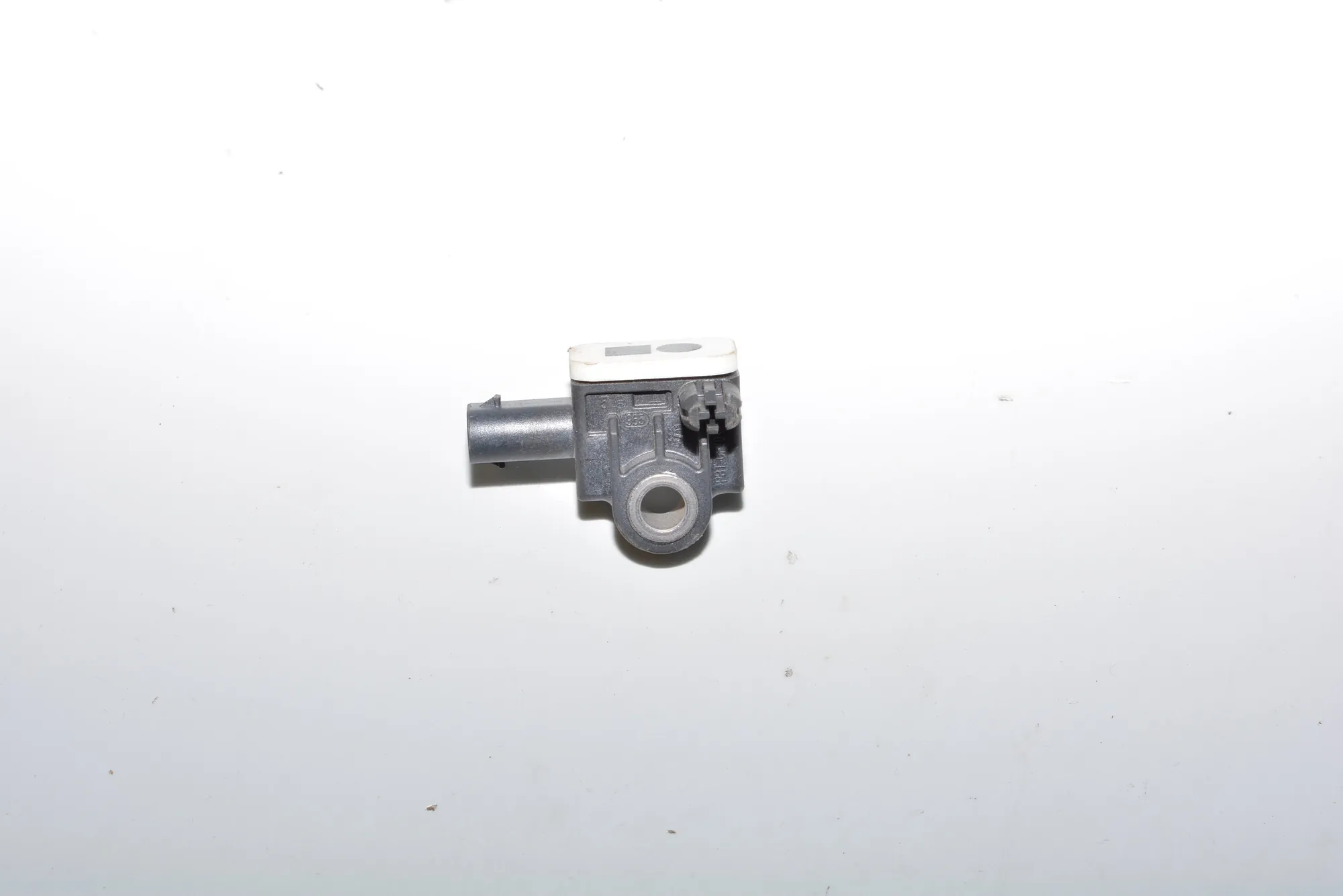 Rear Left Impact Sensor – OEM 9234989 · BMW 3 (F30, F80) BMW 3 (F30, F80) 2014