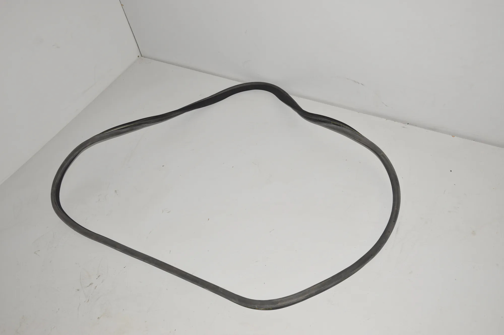 Rear Left Door Seal Rubber – OEM A2226970351 · MERCEDES-BENZ S (W222, V222, X222) (2013 - -) S 350 BlueTEC / d (222.132, 222.032, 222.123) 2013 – 2