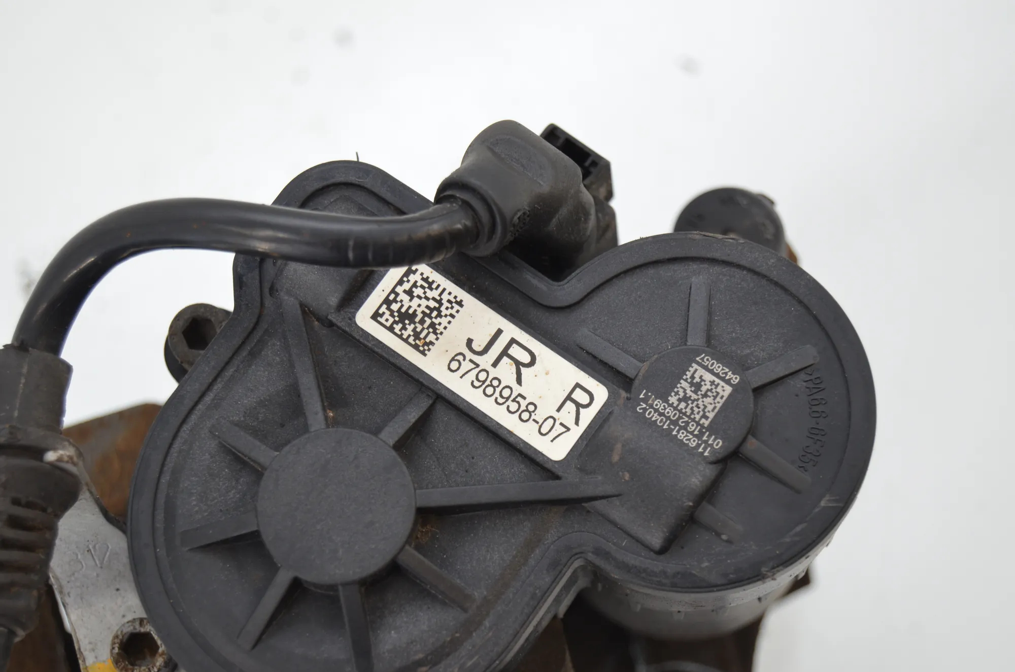 Rear Right Brake Caliper – OEM 6798958 · BMW X1 (F48) xDrive 18 d 2016 – 4