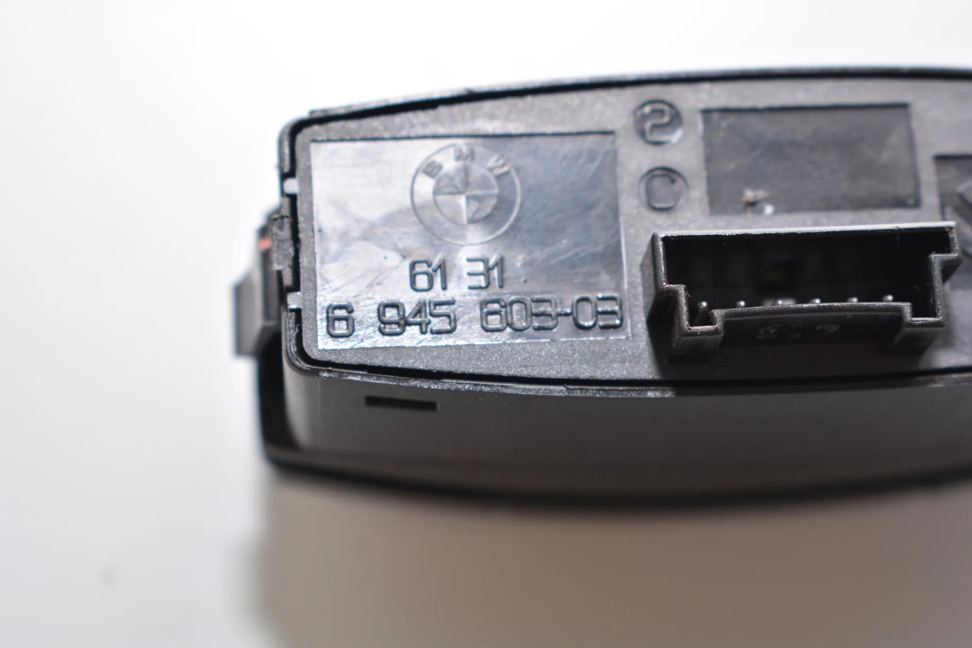 Other Control Units – OEM 6945603 · BMW 1 (E81) 118 d 2009 – 4