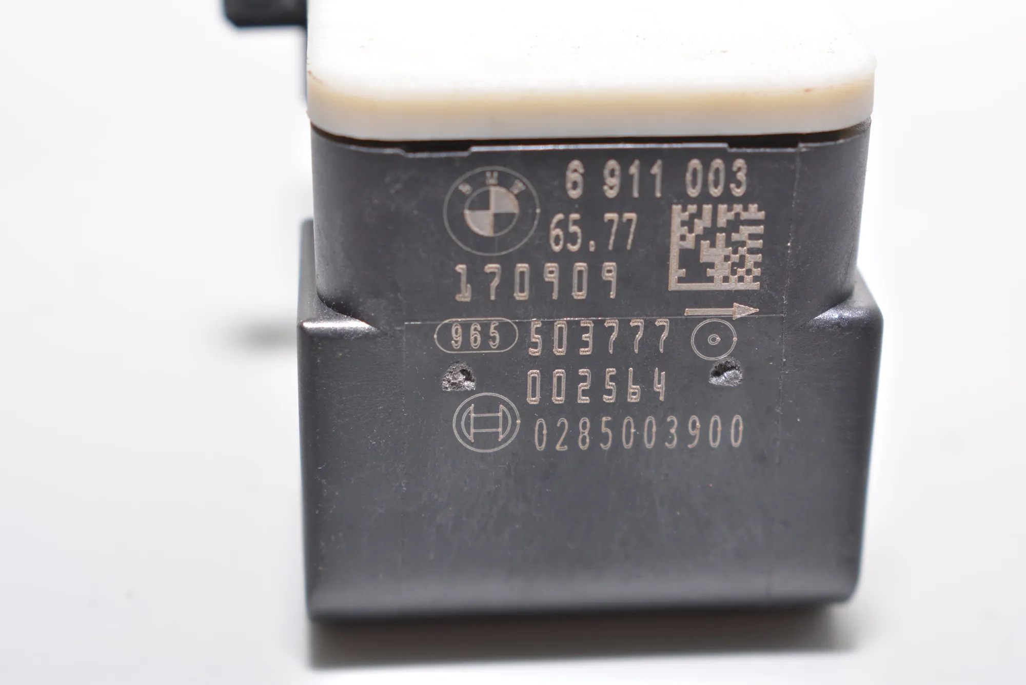 Front Right Impact Sensor – OEM 6911003 · BMW 1 (E81) 118 d 2009 – 2