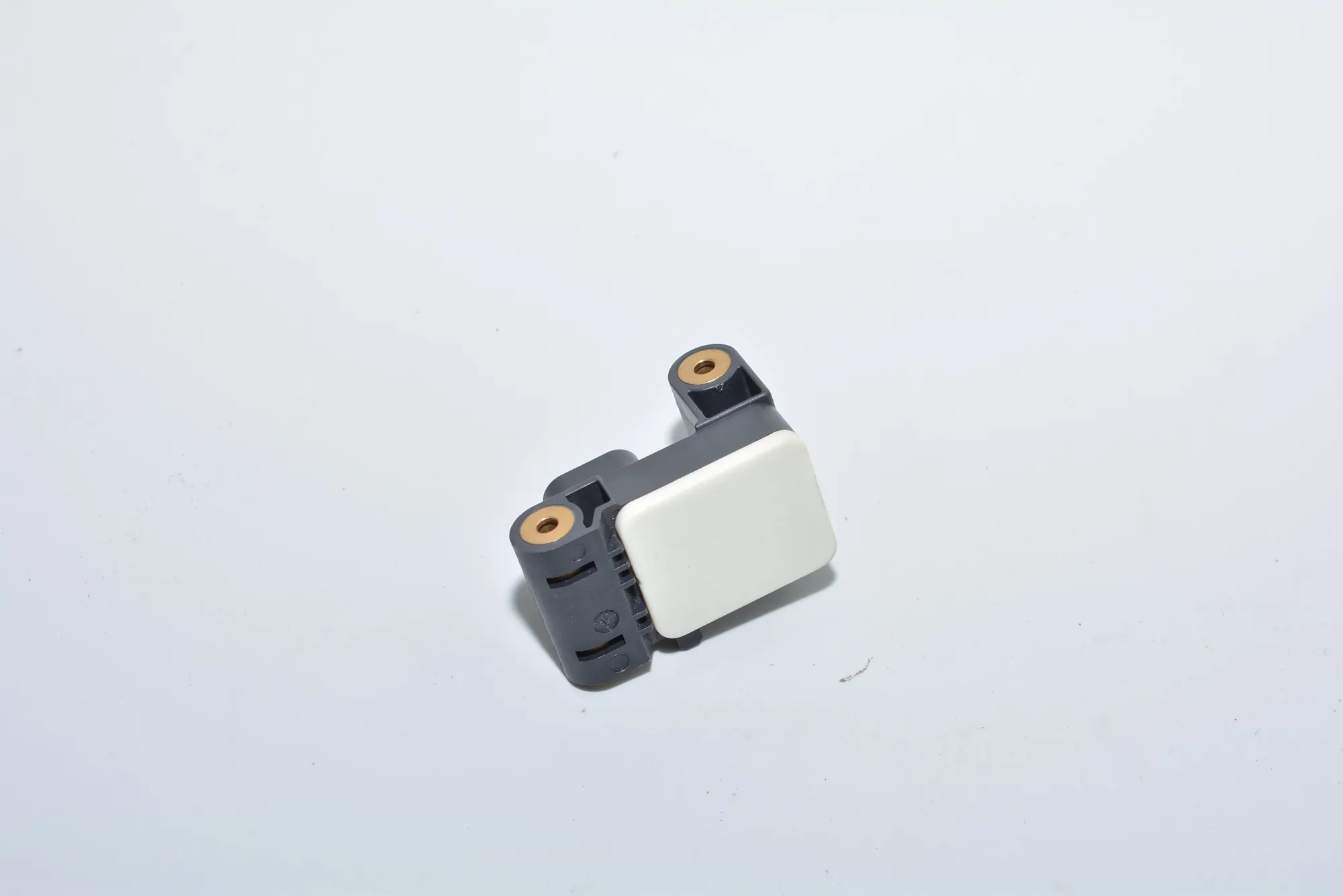 Front Left Impact Sensor – OEM 6911003 · BMW 1 (E81) 118 d 2009 – 3